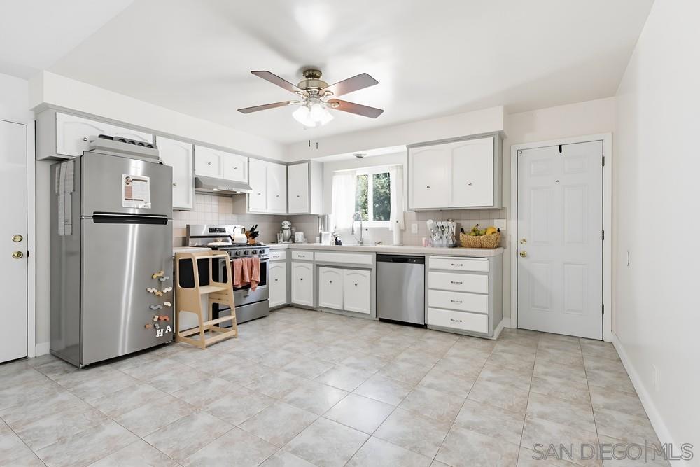 Detail Gallery Image 17 of 71 For 1654  Linwood, San Diego,  CA 92103 - – Beds | – Baths