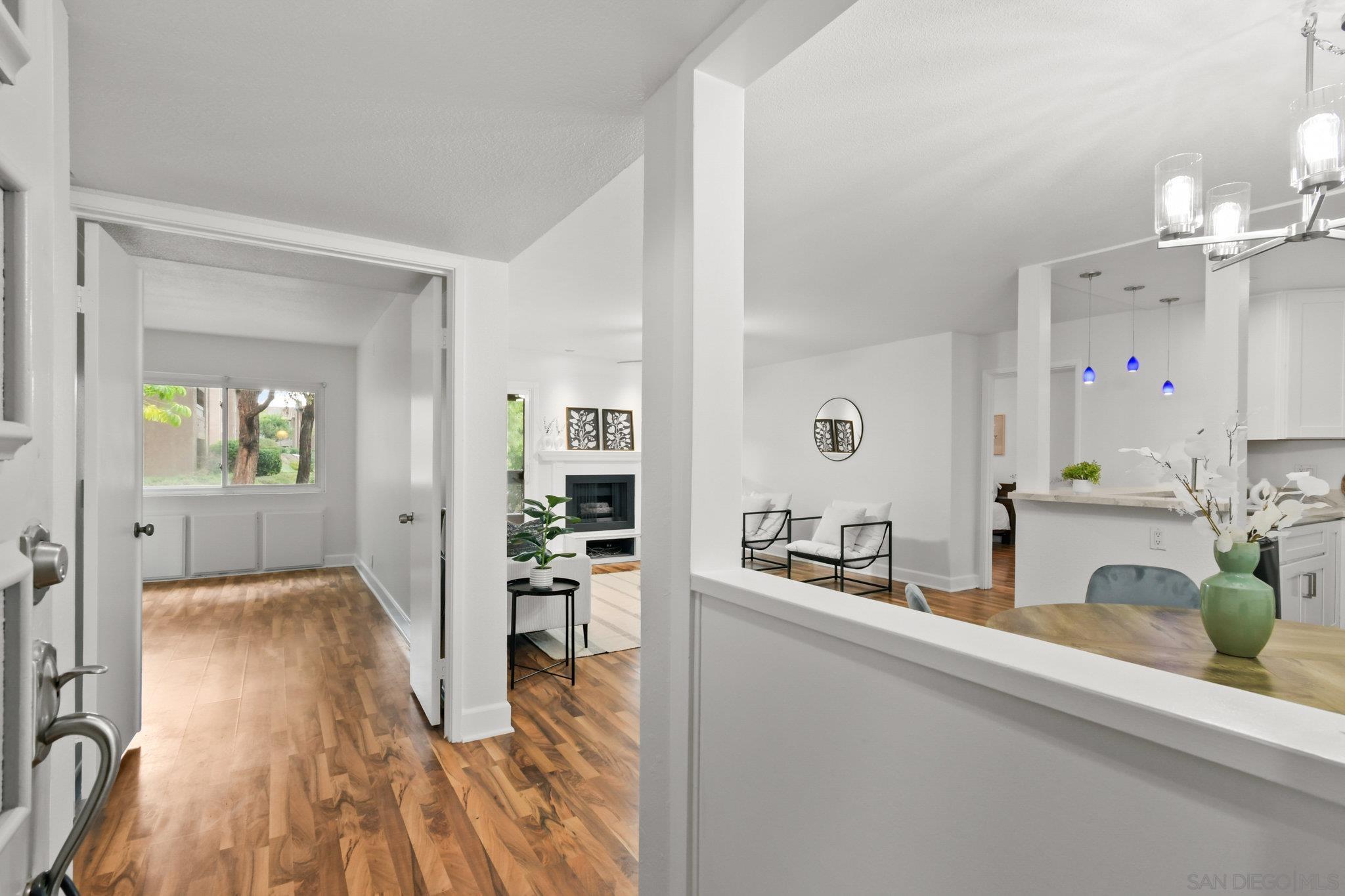 Detail Gallery Image 2 of 36 For 10325  Caminito Cuervo  #185,  San Diego,  CA 92108 - 2 Beds | 2 Baths