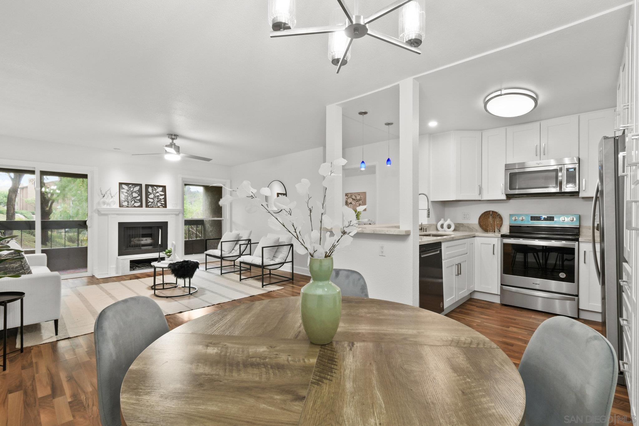 Detail Gallery Image 5 of 36 For 10325  Caminito Cuervo  #185,  San Diego,  CA 92108 - 2 Beds | 2 Baths