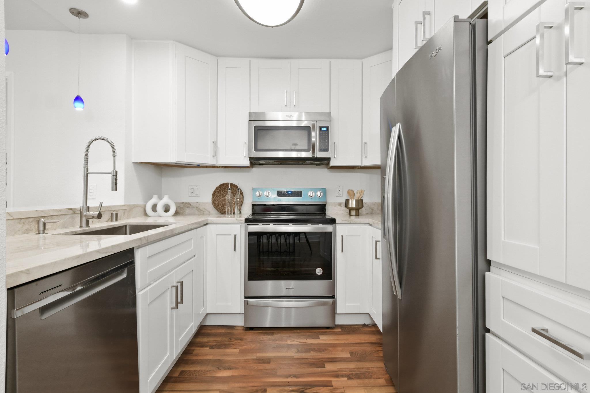 Detail Gallery Image 6 of 36 For 10325  Caminito Cuervo  #185,  San Diego,  CA 92108 - 2 Beds | 2 Baths