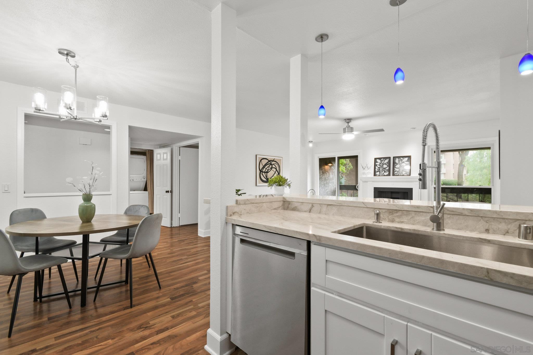 Detail Gallery Image 10 of 36 For 10325  Caminito Cuervo  #185,  San Diego,  CA 92108 - 2 Beds | 2 Baths