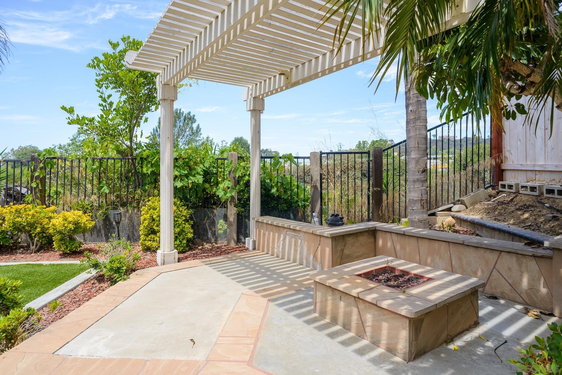 Detail Gallery Image 21 of 22 For 12118  Darkwood Road, San Diego,  CA 92129 - 5 Beds | 3 Baths