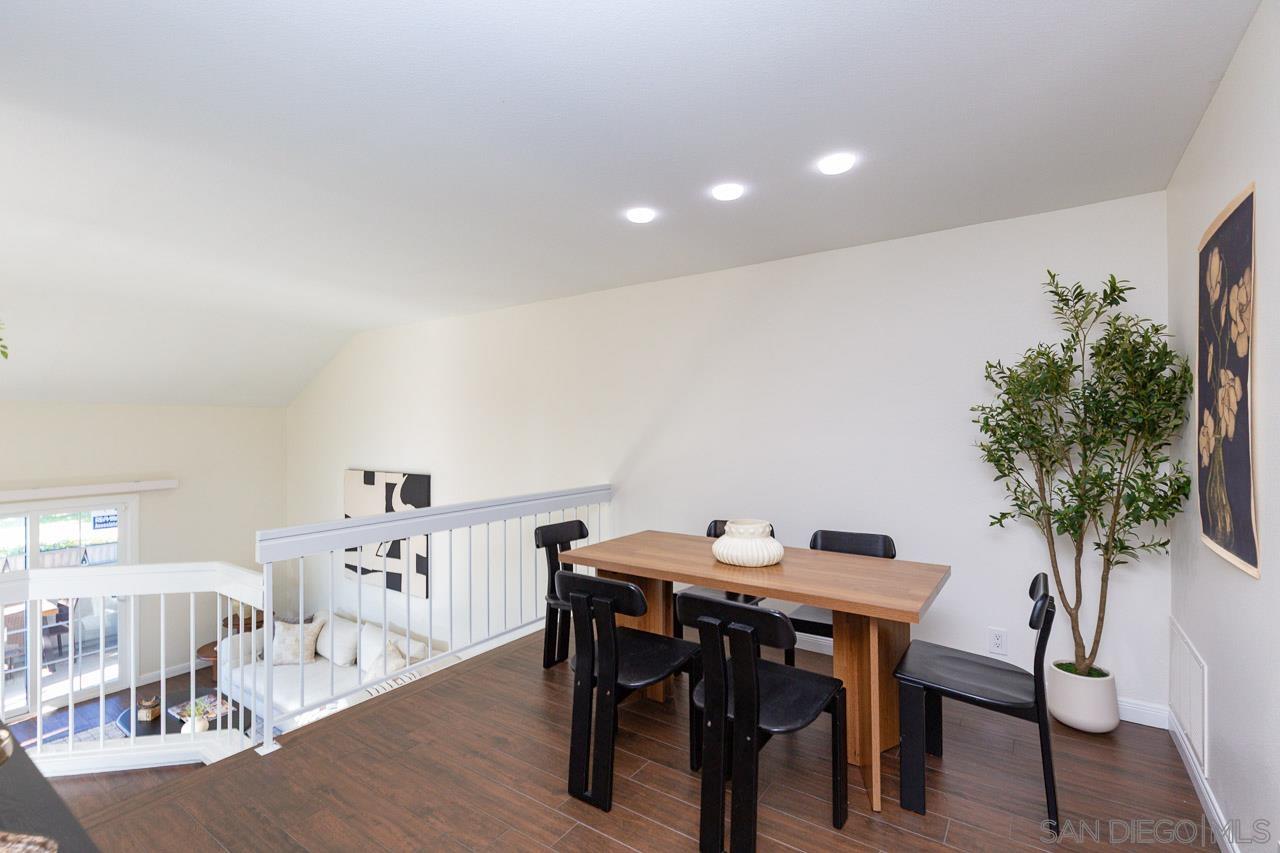 Detail Gallery Image 11 of 65 For 2953  Old Bridgeport Way, San Diego,  CA 92111 - 3 Beds | 2/1 Baths