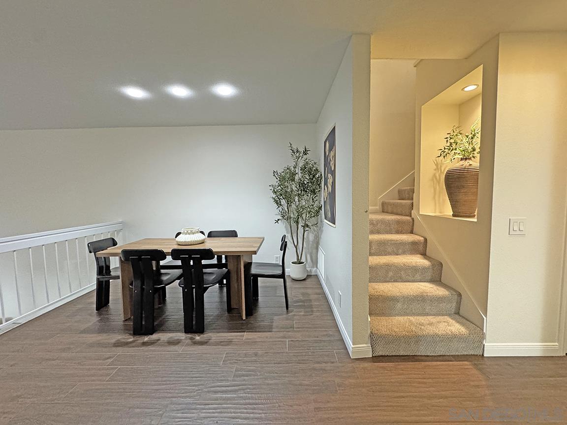 Detail Gallery Image 14 of 65 For 2953  Old Bridgeport Way, San Diego,  CA 92111 - 3 Beds | 2/1 Baths