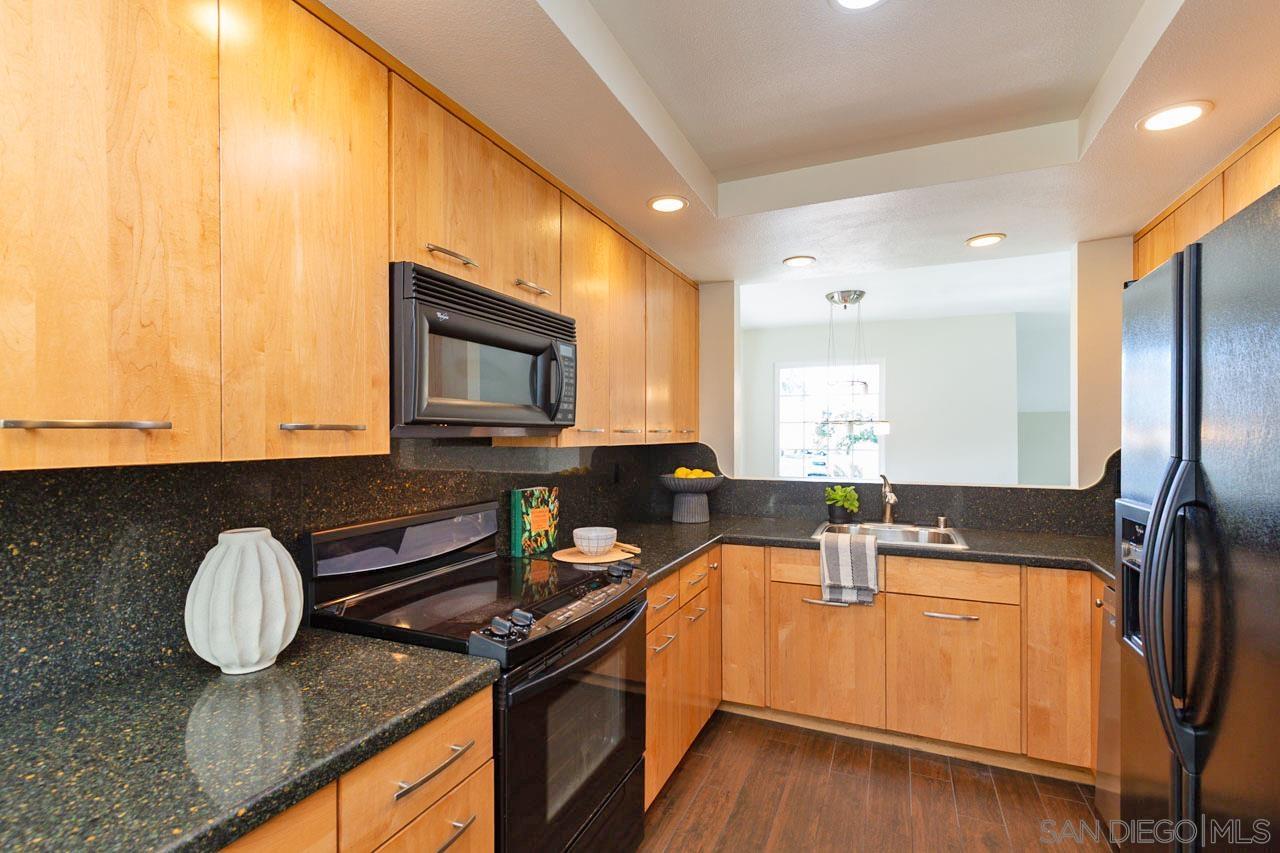 Detail Gallery Image 16 of 65 For 2953  Old Bridgeport Way, San Diego,  CA 92111 - 3 Beds | 2/1 Baths