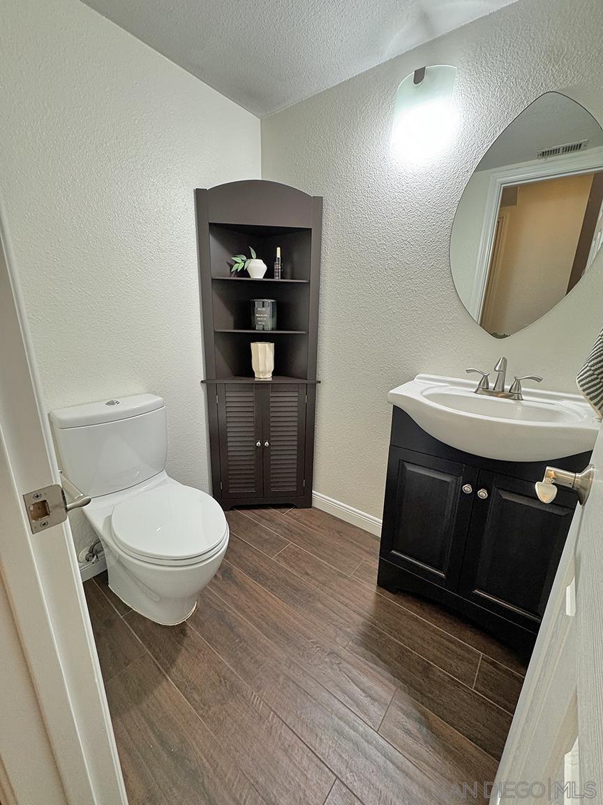 Detail Gallery Image 21 of 65 For 2953  Old Bridgeport Way, San Diego,  CA 92111 - 3 Beds | 2/1 Baths