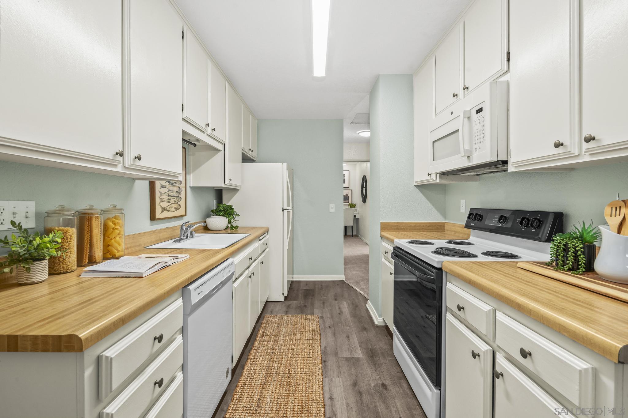 Detail Gallery Image 14 of 32 For 1017  S. Sunshine Ave  #D,  El Cajon,  CA 92020 - 2 Beds | 2 Baths