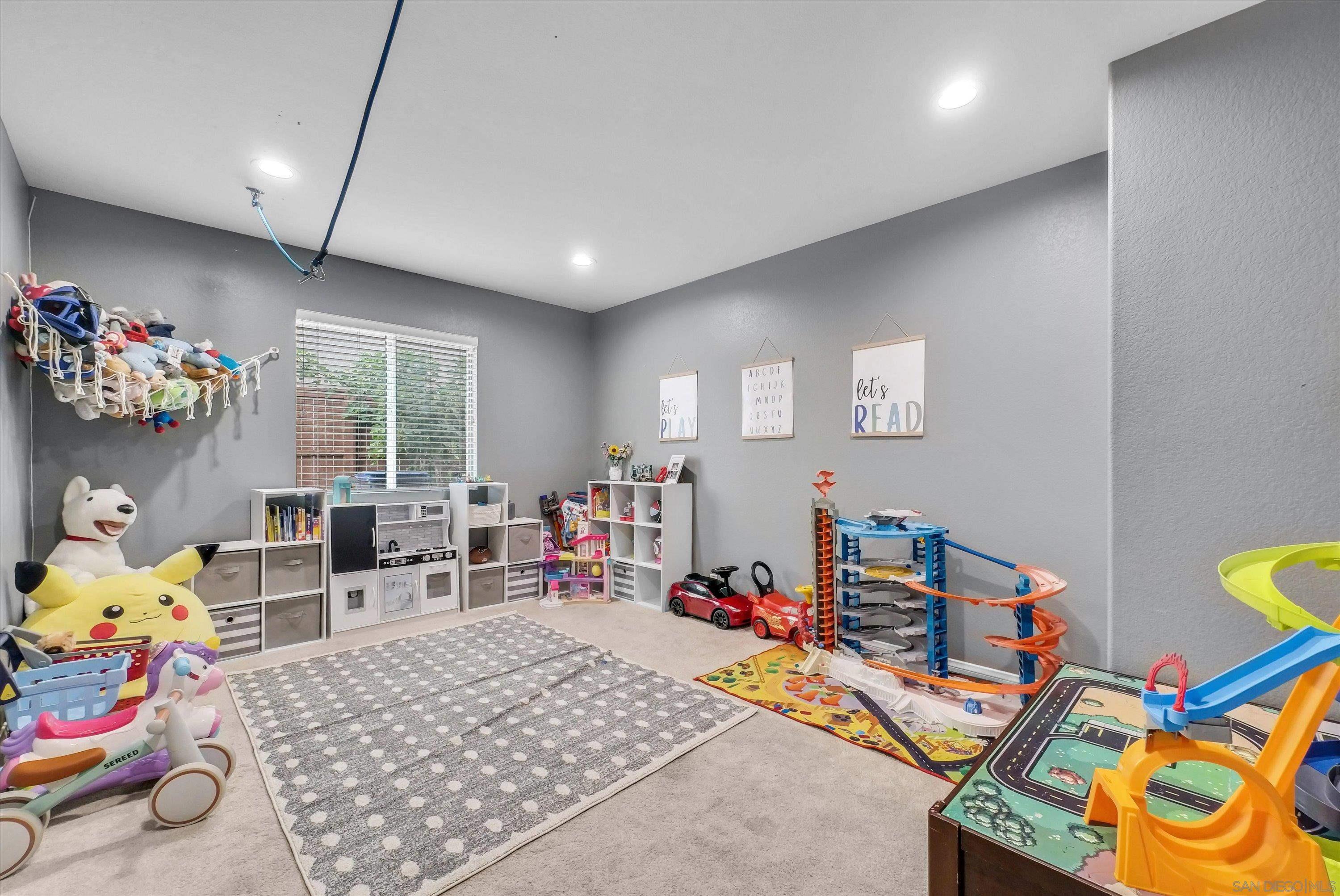 Detail Gallery Image 12 of 32 For 23713  Black Canyon Dr, Sun City,  CA 92587 - 3 Beds | 2/1 Baths