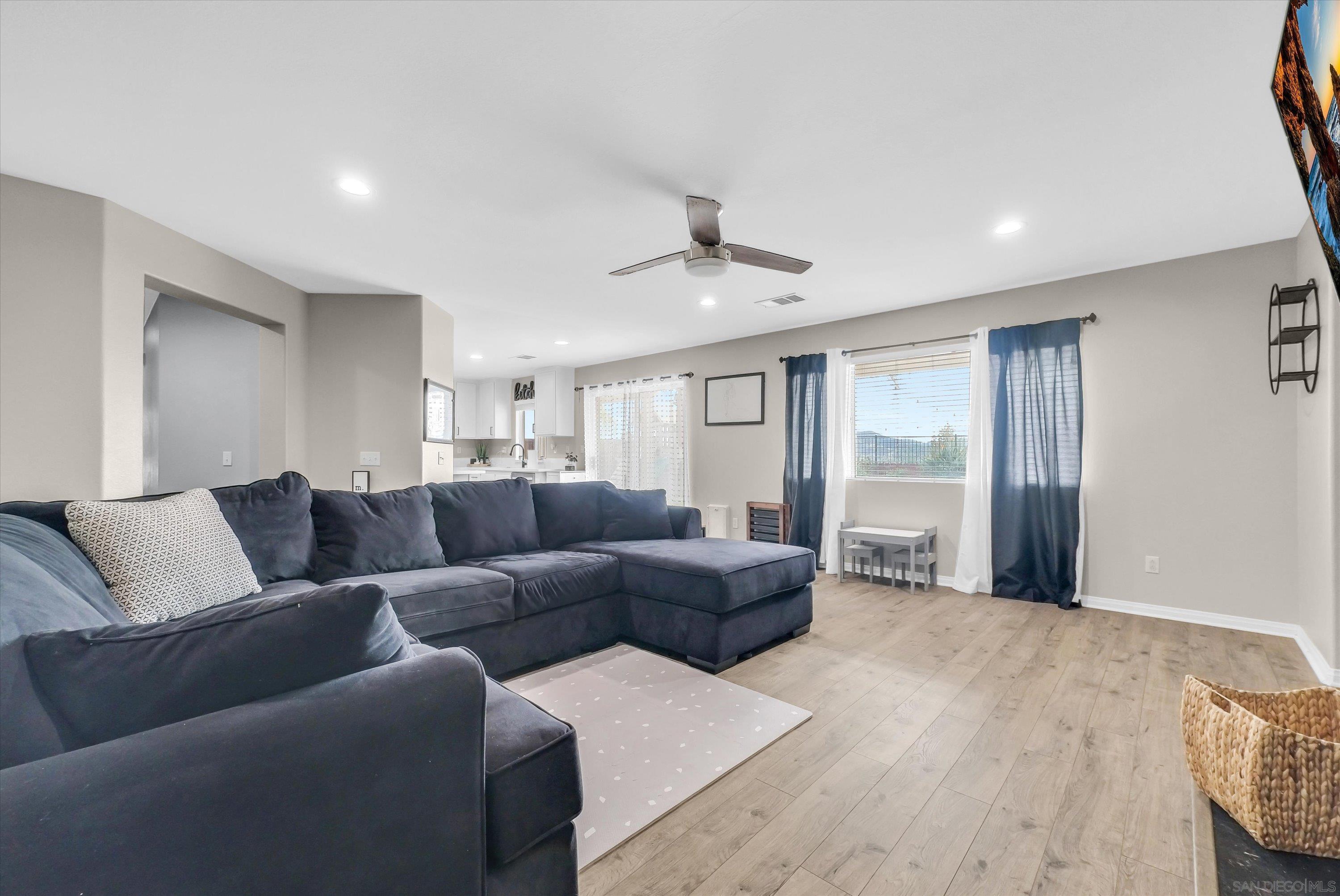 Detail Gallery Image 15 of 32 For 23713  Black Canyon Dr, Sun City,  CA 92587 - 3 Beds | 2/1 Baths