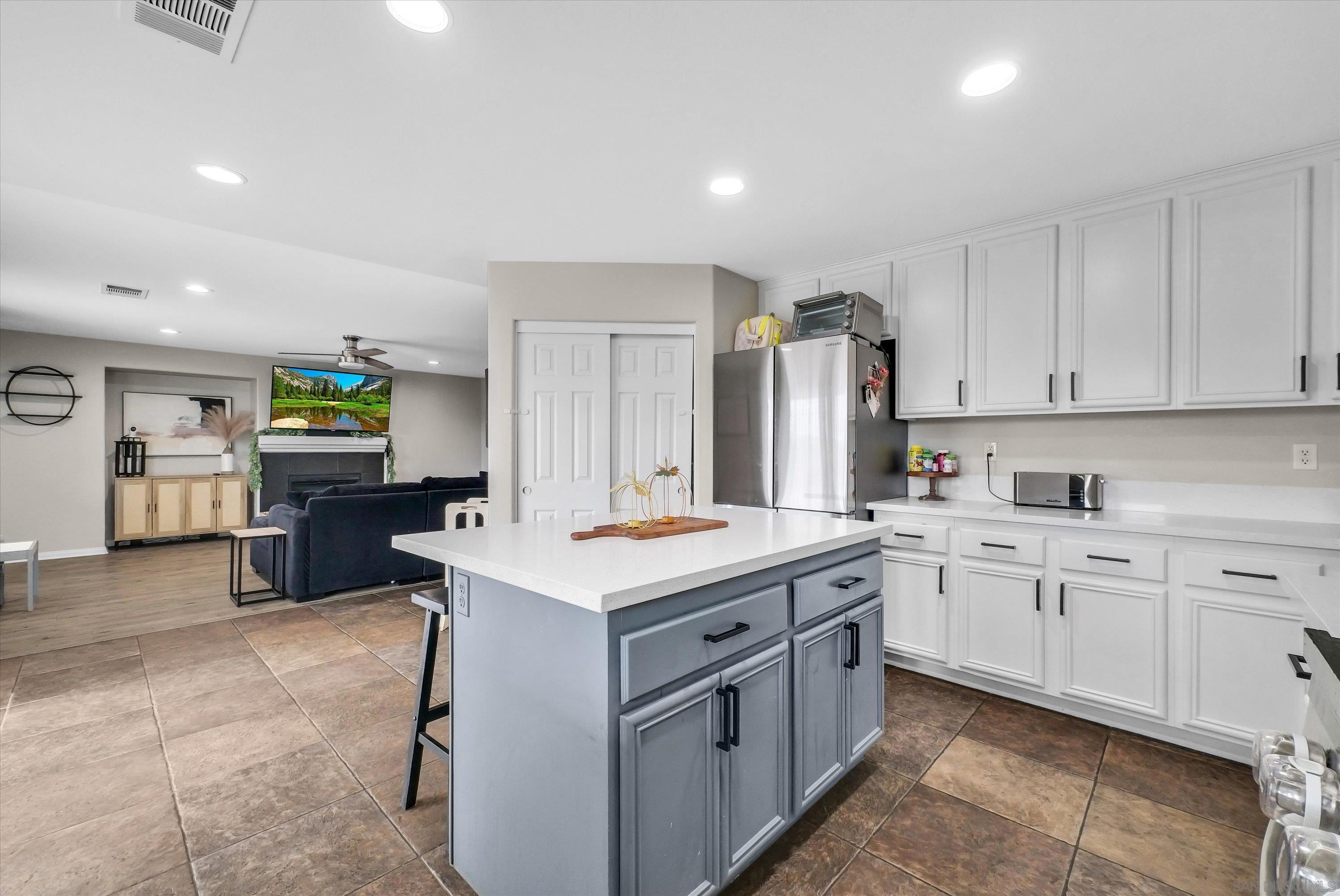 Detail Gallery Image 20 of 32 For 23713  Black Canyon Dr, Sun City,  CA 92587 - 3 Beds | 2/1 Baths