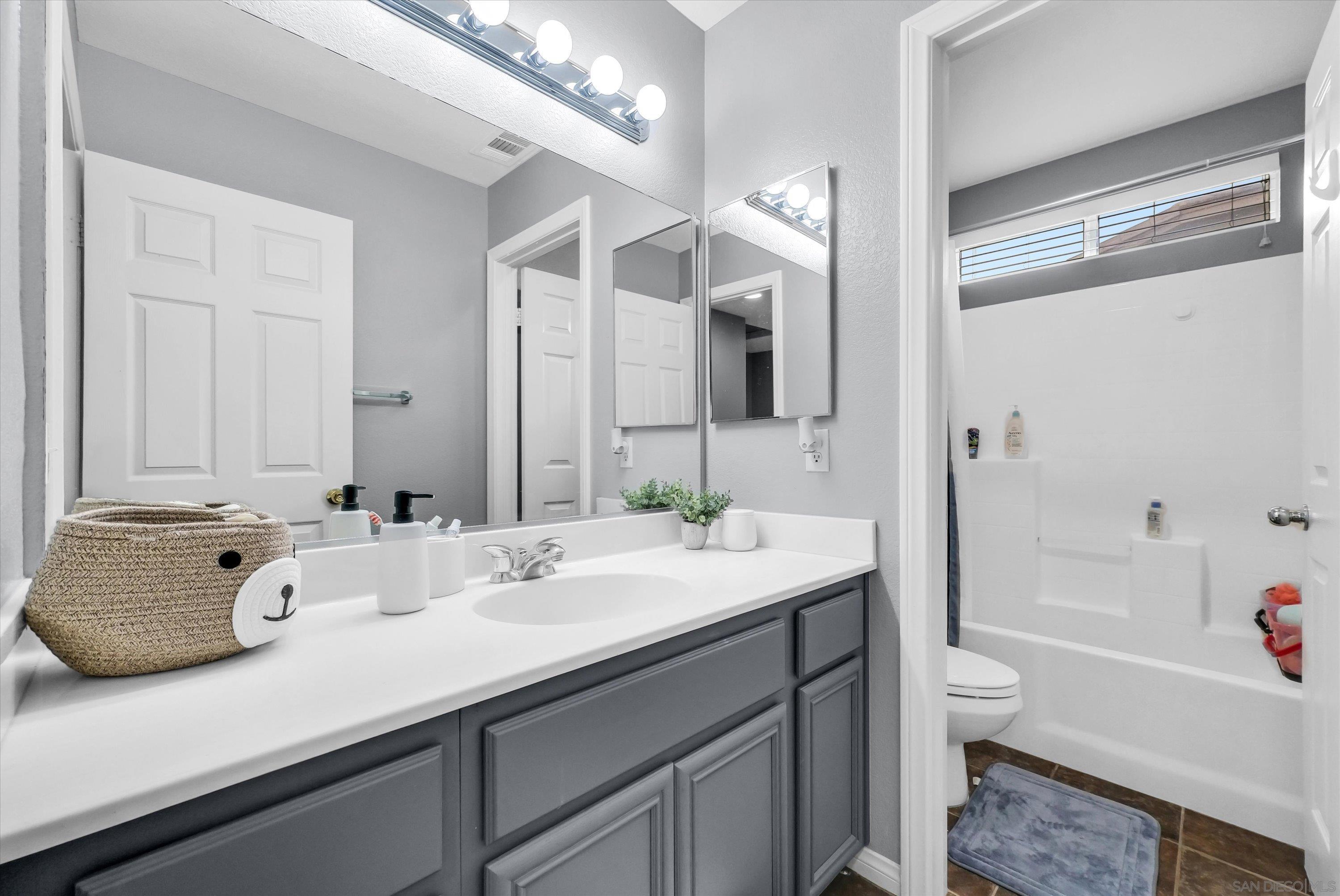 Detail Gallery Image 27 of 32 For 23713  Black Canyon Dr, Sun City,  CA 92587 - 3 Beds | 2/1 Baths