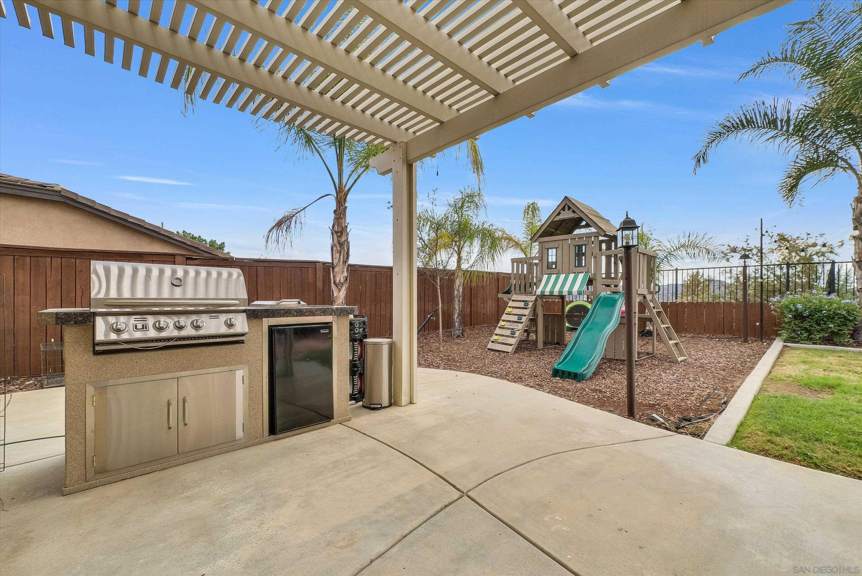 Detail Gallery Image 31 of 32 For 23713  Black Canyon Dr, Sun City,  CA 92587 - 3 Beds | 2/1 Baths