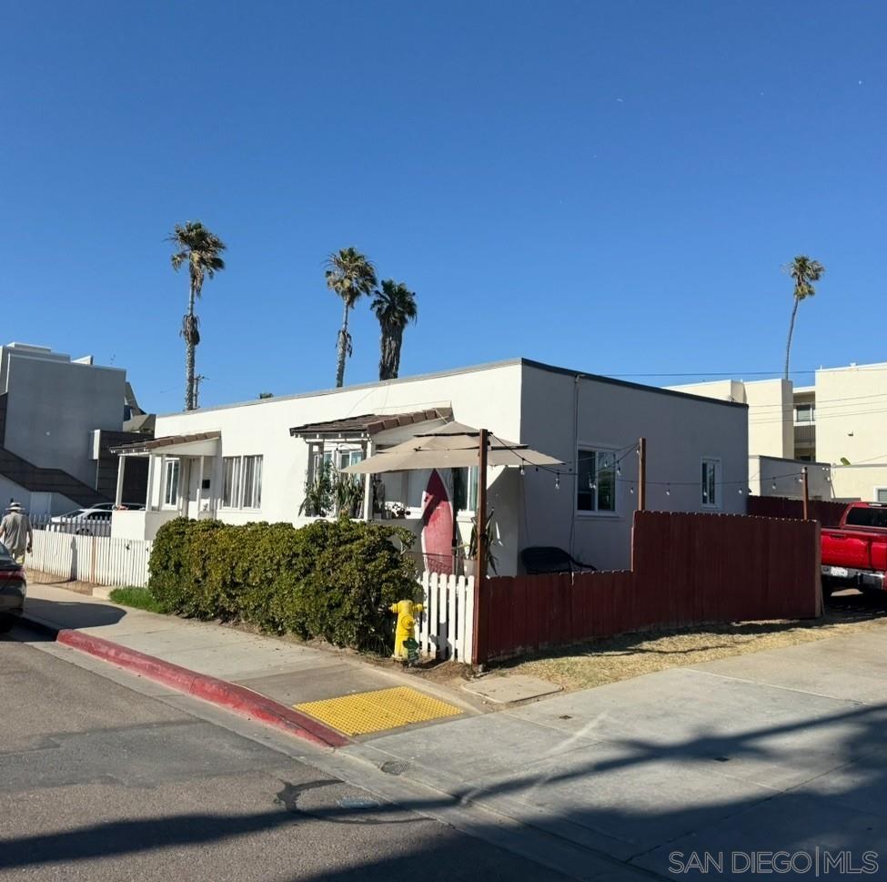 Detail Gallery Image 4 of 6 For 967-69  Seacoast Dr, Imperial Beach,  CA 91932 - – Beds | – Baths