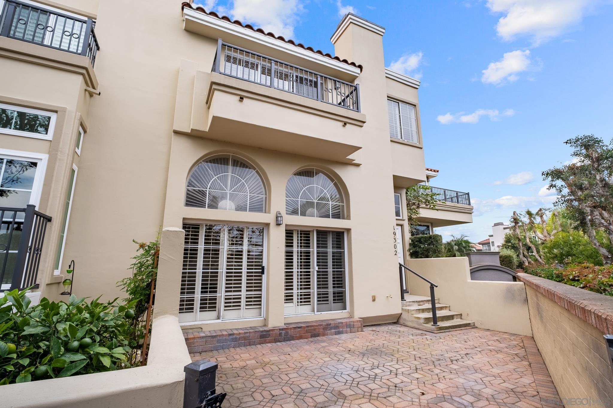 Front Image Thumbnail for SD250044118