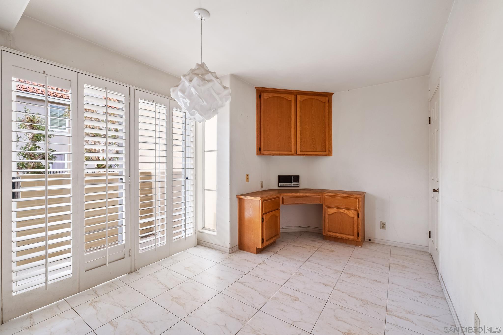 Detail Gallery Image 17 of 37 For 19302  Sawgrass Ln, Huntington Beach,  CA 92648 - 2 Beds | 2/1 Baths