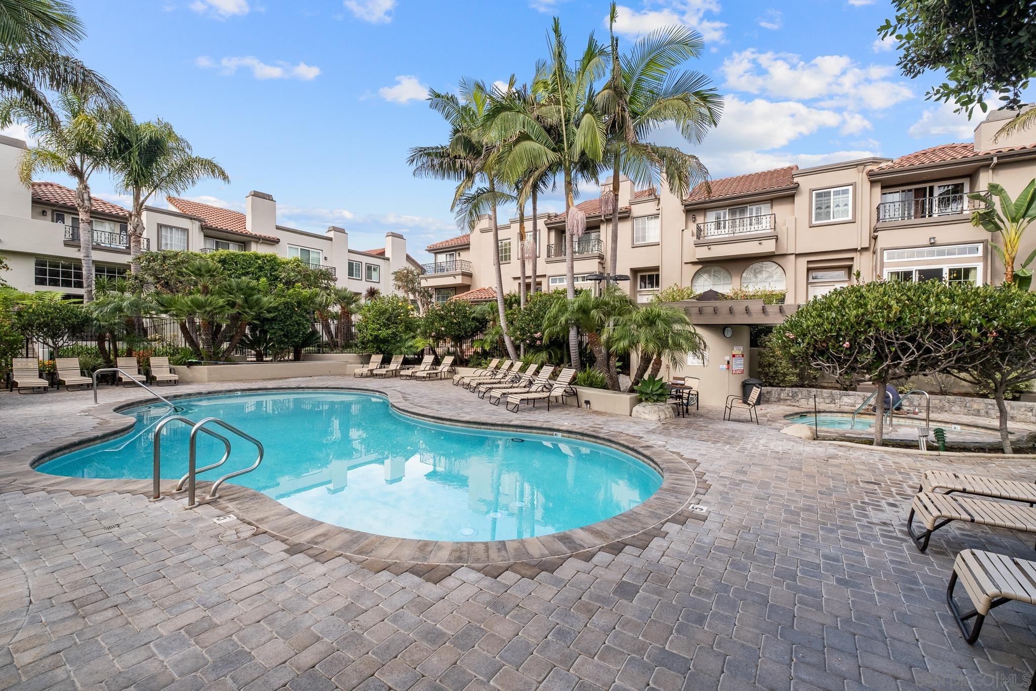 Detail Gallery Image 33 of 37 For 19302  Sawgrass Ln, Huntington Beach,  CA 92648 - 2 Beds | 2/1 Baths