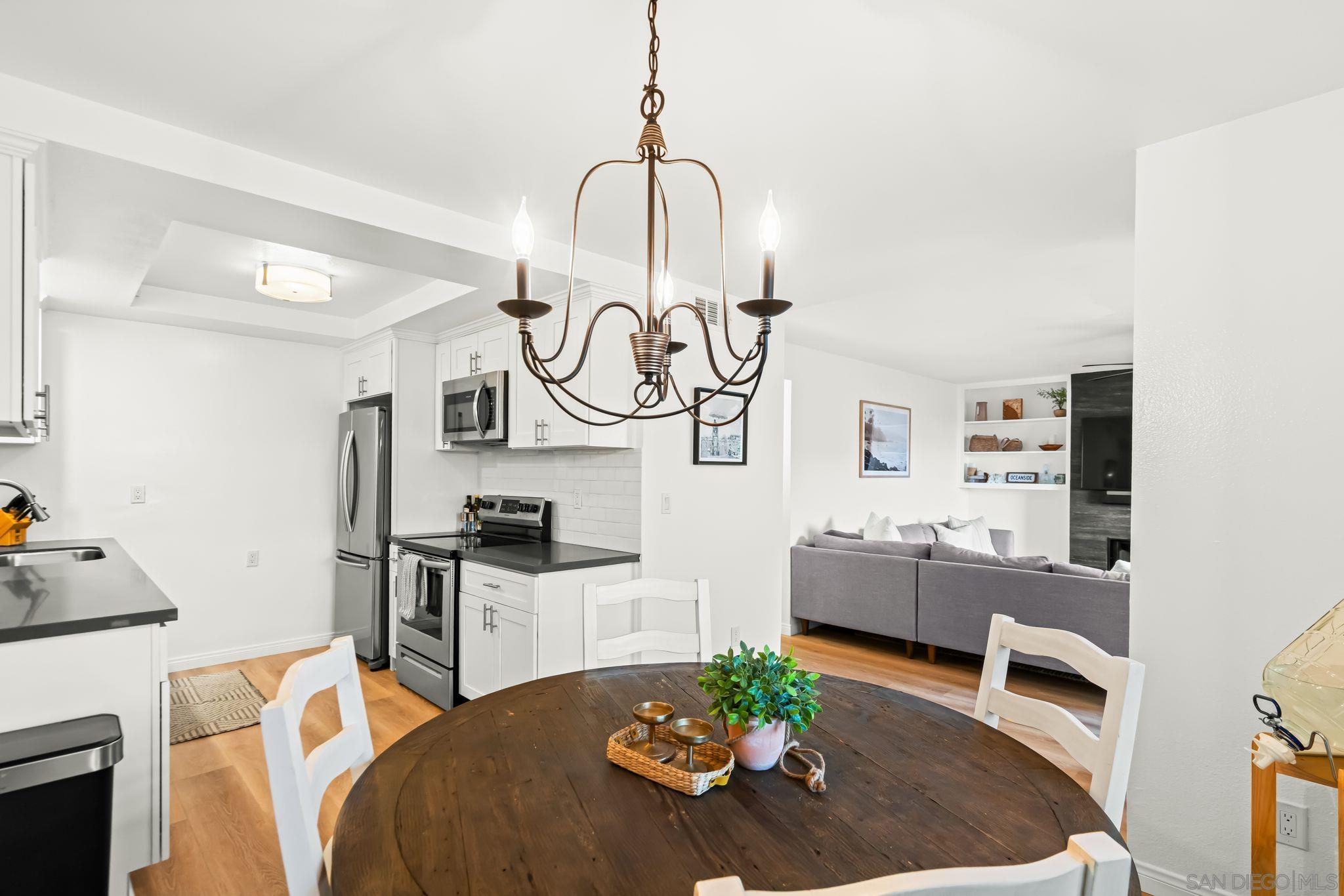 Detail Gallery Image 11 of 33 For 1324 S Pacific St  #4,  Oceanside,  CA 92054 - 2 Beds | 2 Baths