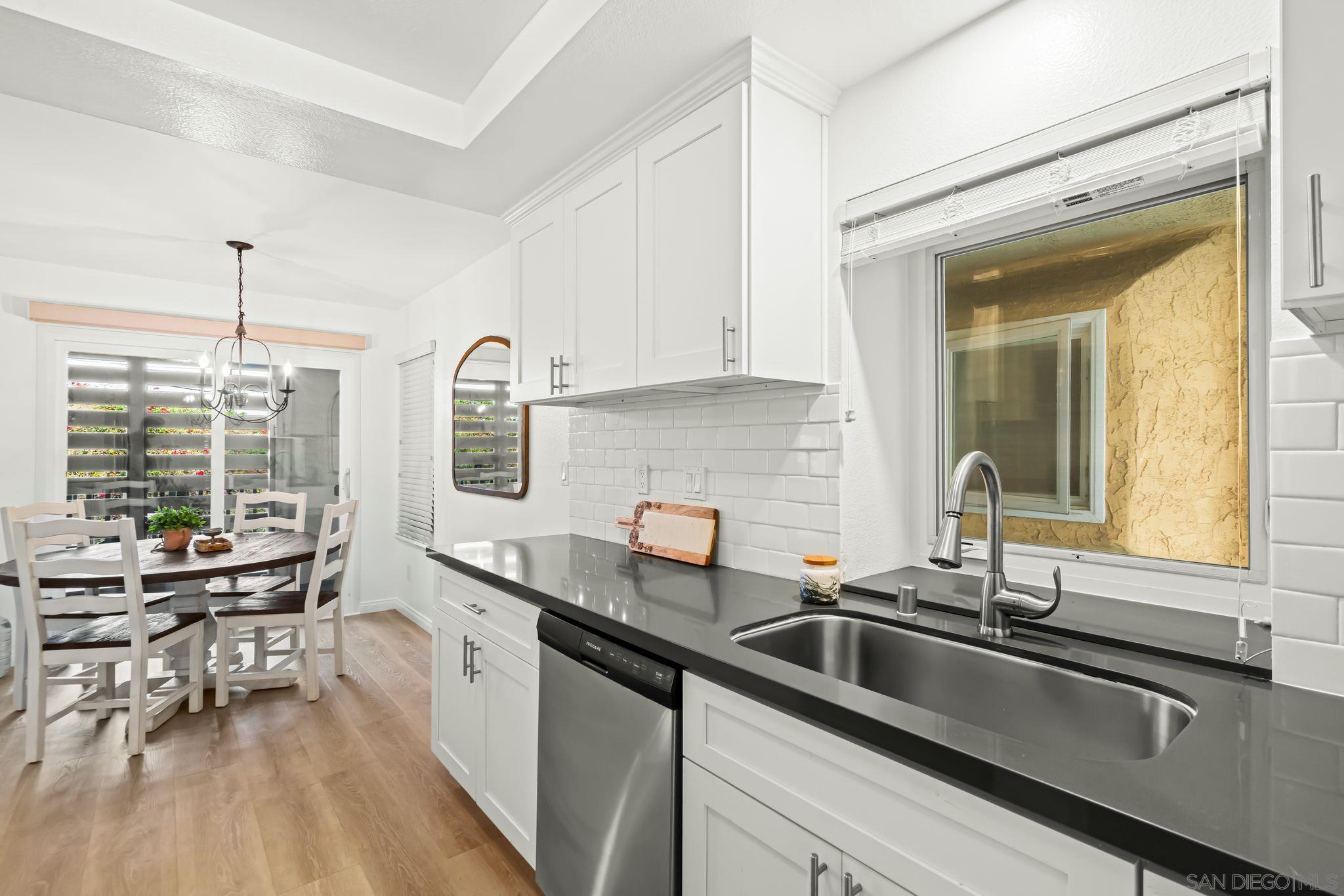 Detail Gallery Image 12 of 33 For 1324 S Pacific St  #4,  Oceanside,  CA 92054 - 2 Beds | 2 Baths