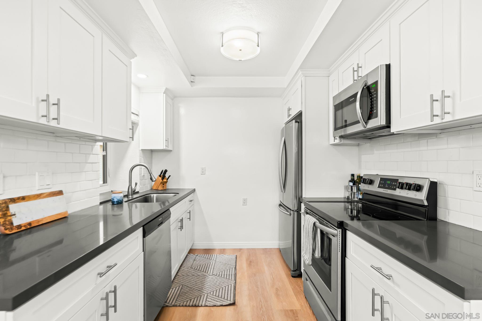 Detail Gallery Image 13 of 33 For 1324 S Pacific St  #4,  Oceanside,  CA 92054 - 2 Beds | 2 Baths