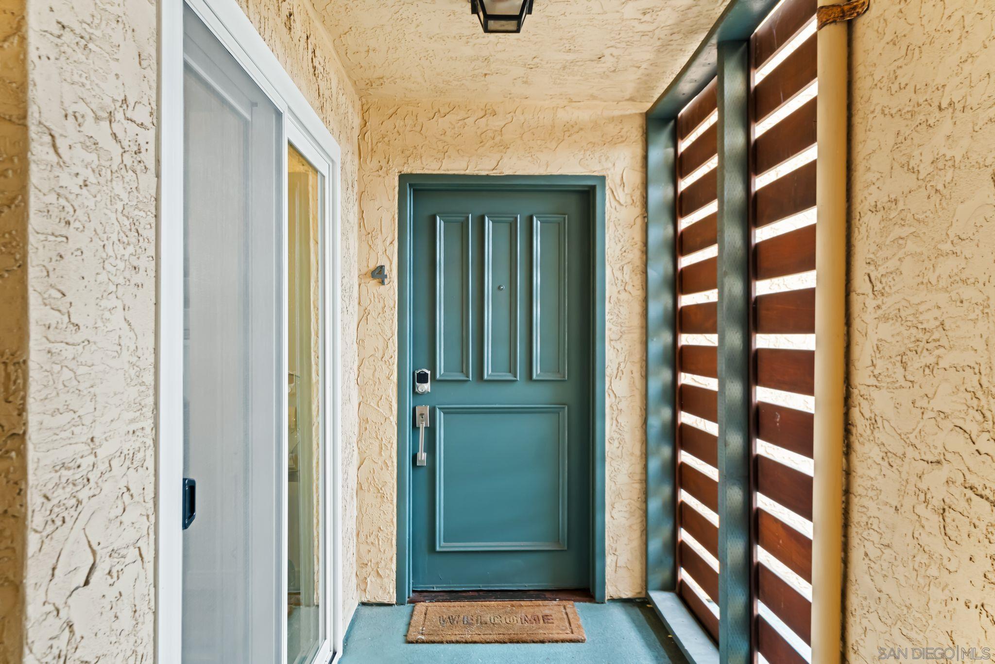 Detail Gallery Image 3 of 33 For 1324 S Pacific St  #4,  Oceanside,  CA 92054 - 2 Beds | 2 Baths