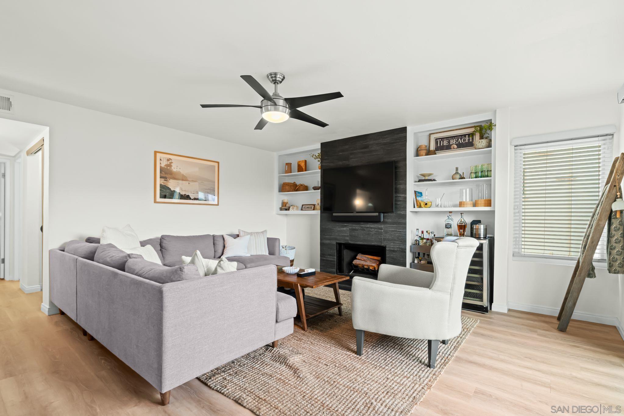 Detail Gallery Image 5 of 33 For 1324 S Pacific St  #4,  Oceanside,  CA 92054 - 2 Beds | 2 Baths