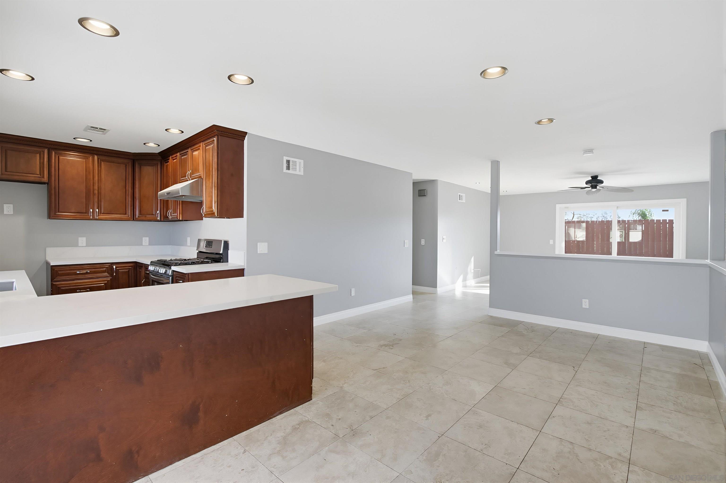 Detail Gallery Image 2 of 31 For 9235  Gold Coast Drive, San Diego,  CA 92126 - 4 Beds | 2 Baths