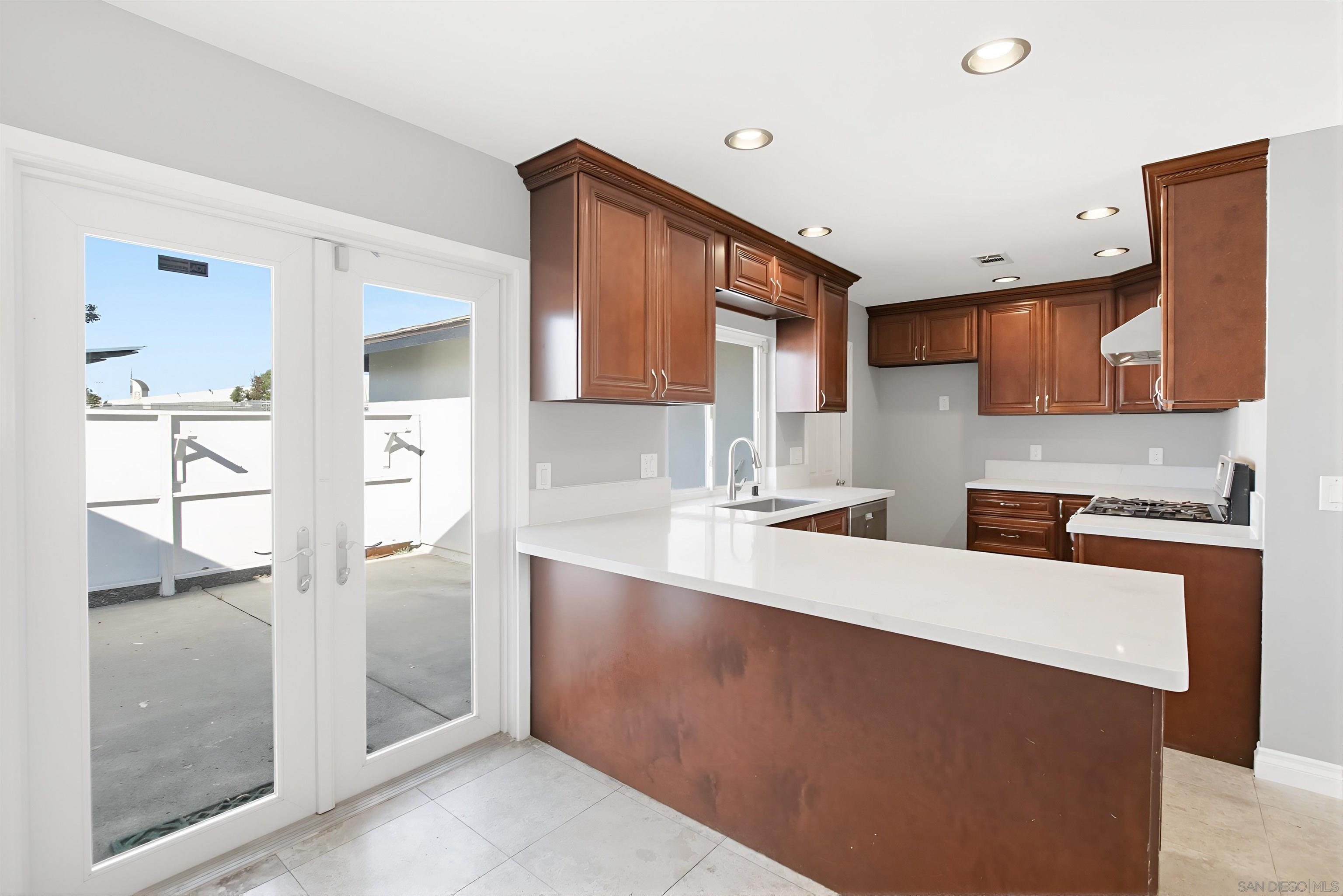 Detail Gallery Image 6 of 31 For 9235  Gold Coast Drive, San Diego,  CA 92126 - 4 Beds | 2 Baths