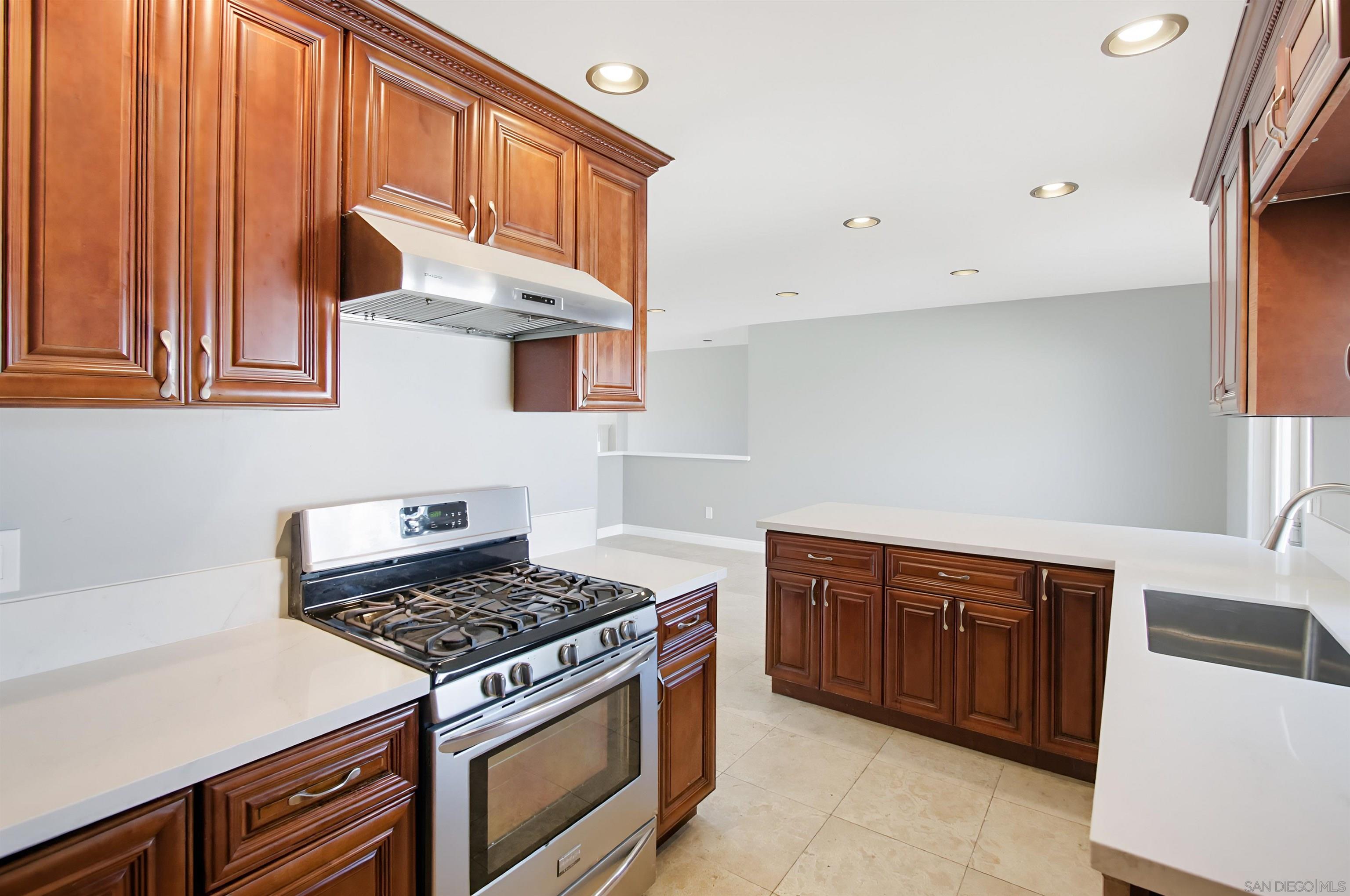 Detail Gallery Image 8 of 31 For 9235  Gold Coast Drive, San Diego,  CA 92126 - 4 Beds | 2 Baths