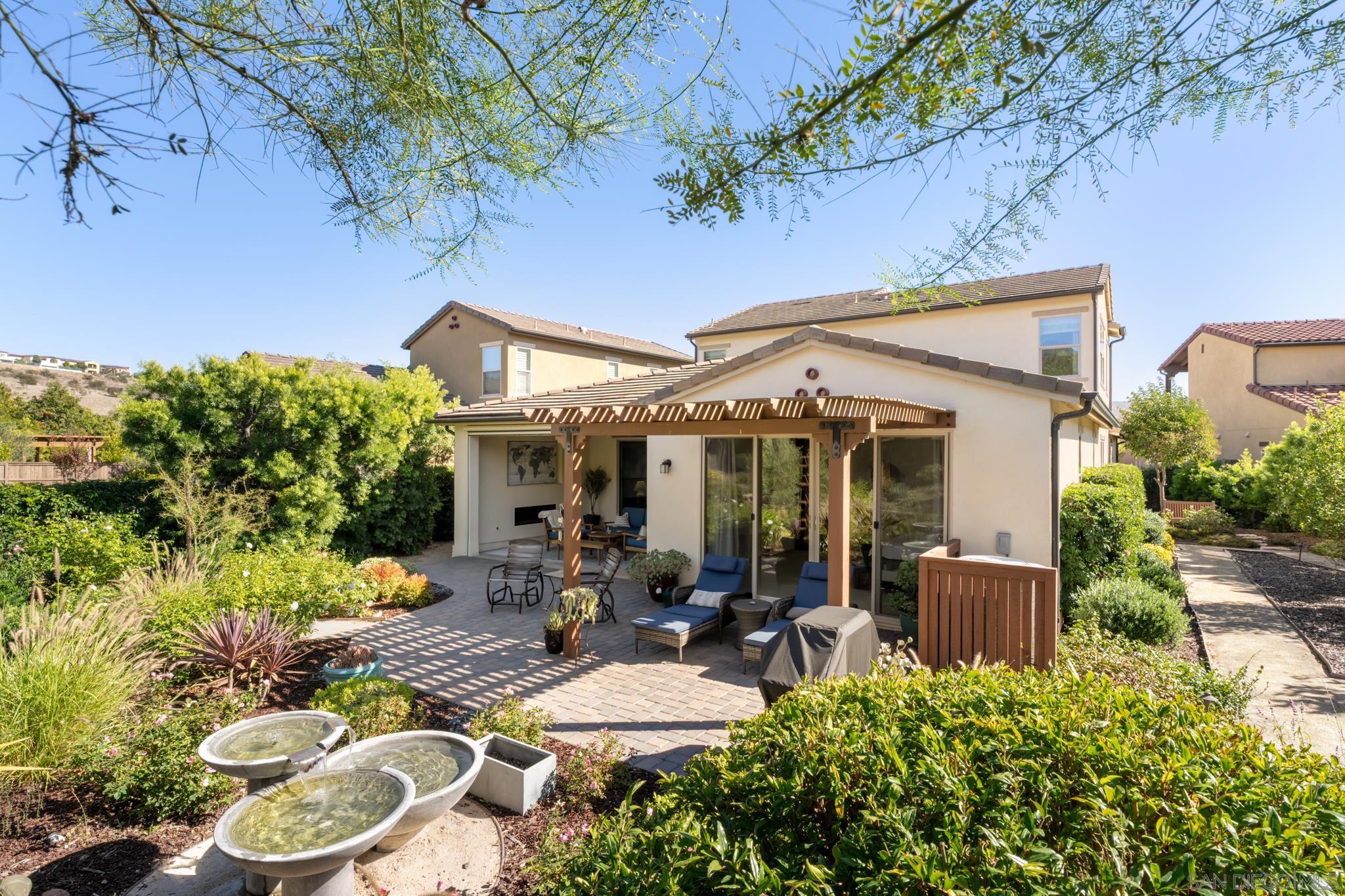 Detail Gallery Image 2 of 41 For 7964  Auberge Circle, San Diego,  CA 92127 - 3 Beds | 3 Baths