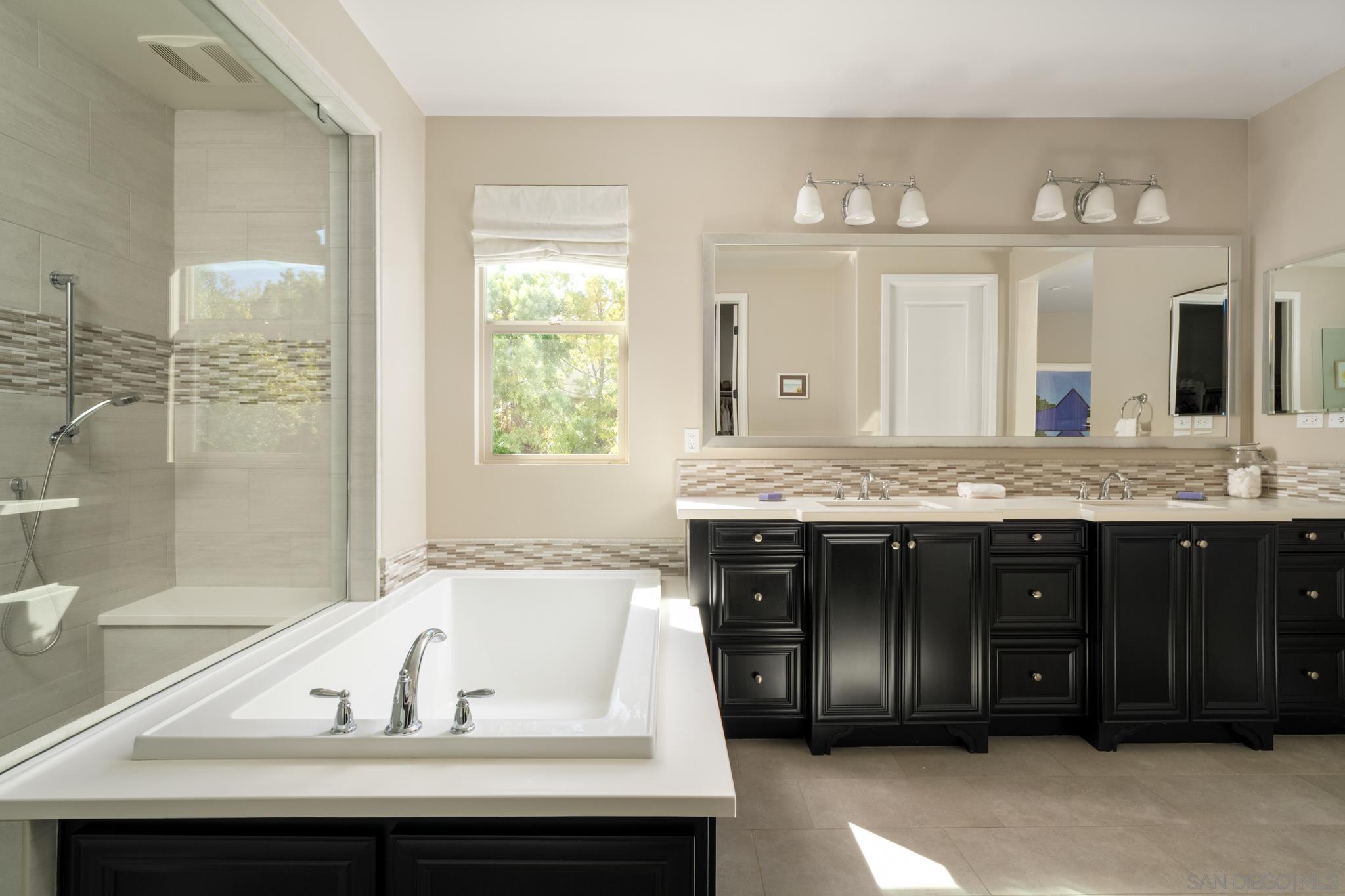 Detail Gallery Image 19 of 41 For 7964  Auberge Circle, San Diego,  CA 92127 - 3 Beds | 3 Baths