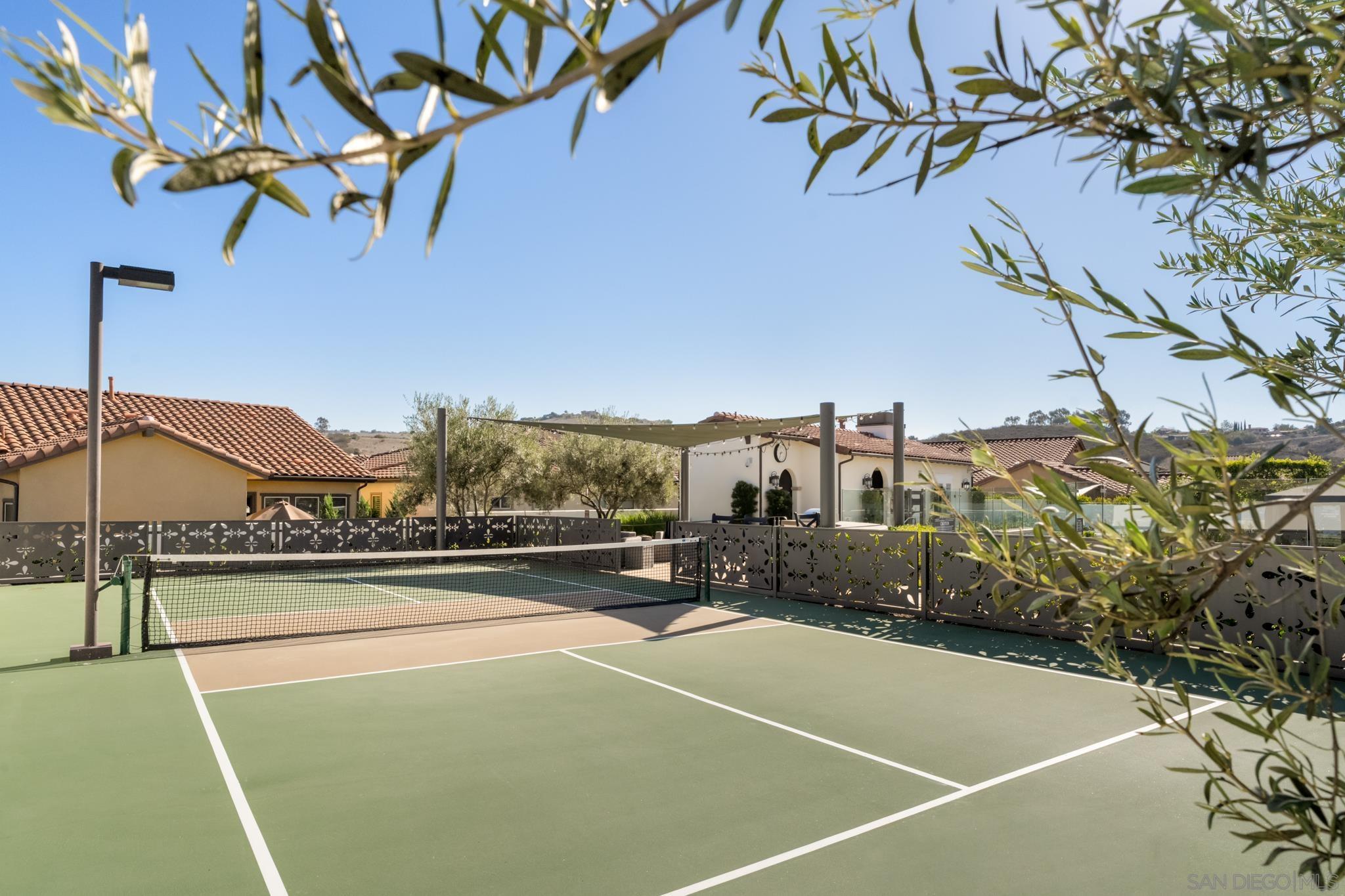 Detail Gallery Image 32 of 41 For 7964  Auberge Circle, San Diego,  CA 92127 - 3 Beds | 3 Baths