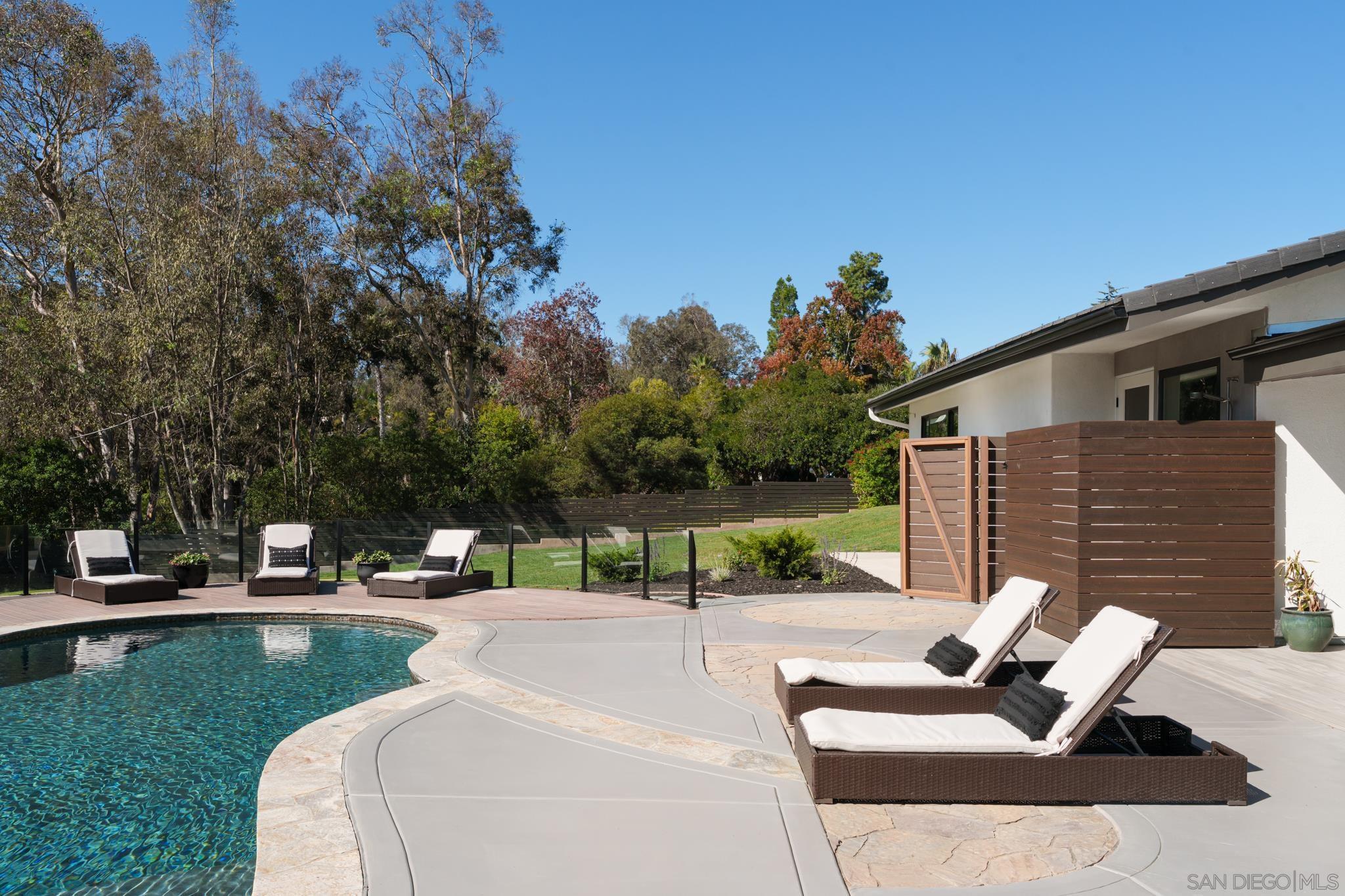 Detail Gallery Image 12 of 51 For 15102  Sun Valley Lane, Del Mar,  CA 92014 - 4 Beds | 4/1 Baths