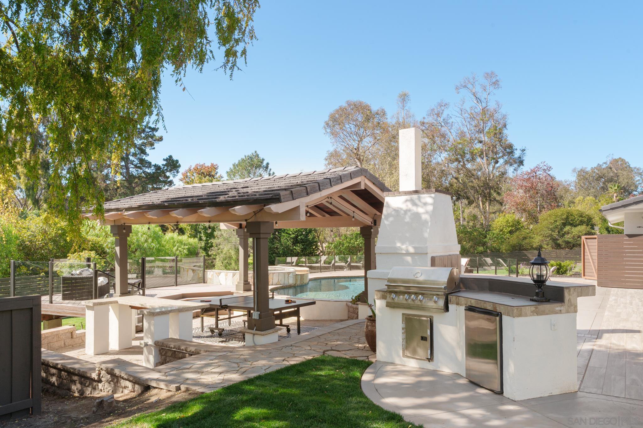 Detail Gallery Image 14 of 51 For 15102  Sun Valley Lane, Del Mar,  CA 92014 - 4 Beds | 4/1 Baths