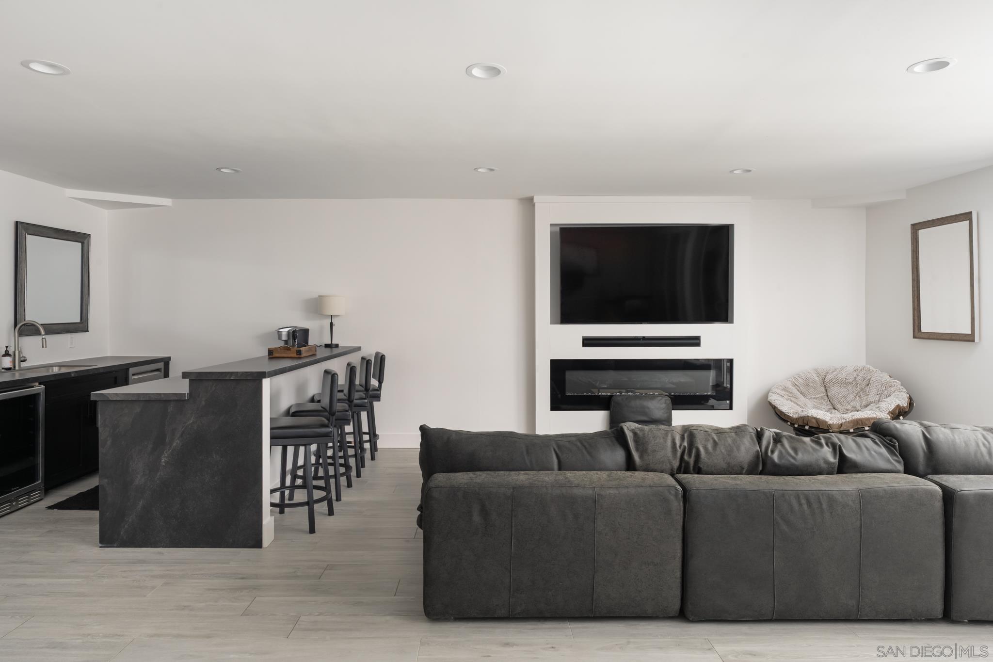 Detail Gallery Image 18 of 51 For 15102  Sun Valley Lane, Del Mar,  CA 92014 - 4 Beds | 4/1 Baths