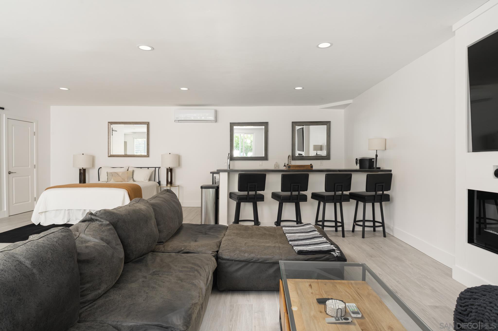 Detail Gallery Image 32 of 51 For 15102  Sun Valley Lane, Del Mar,  CA 92014 - 4 Beds | 4/1 Baths