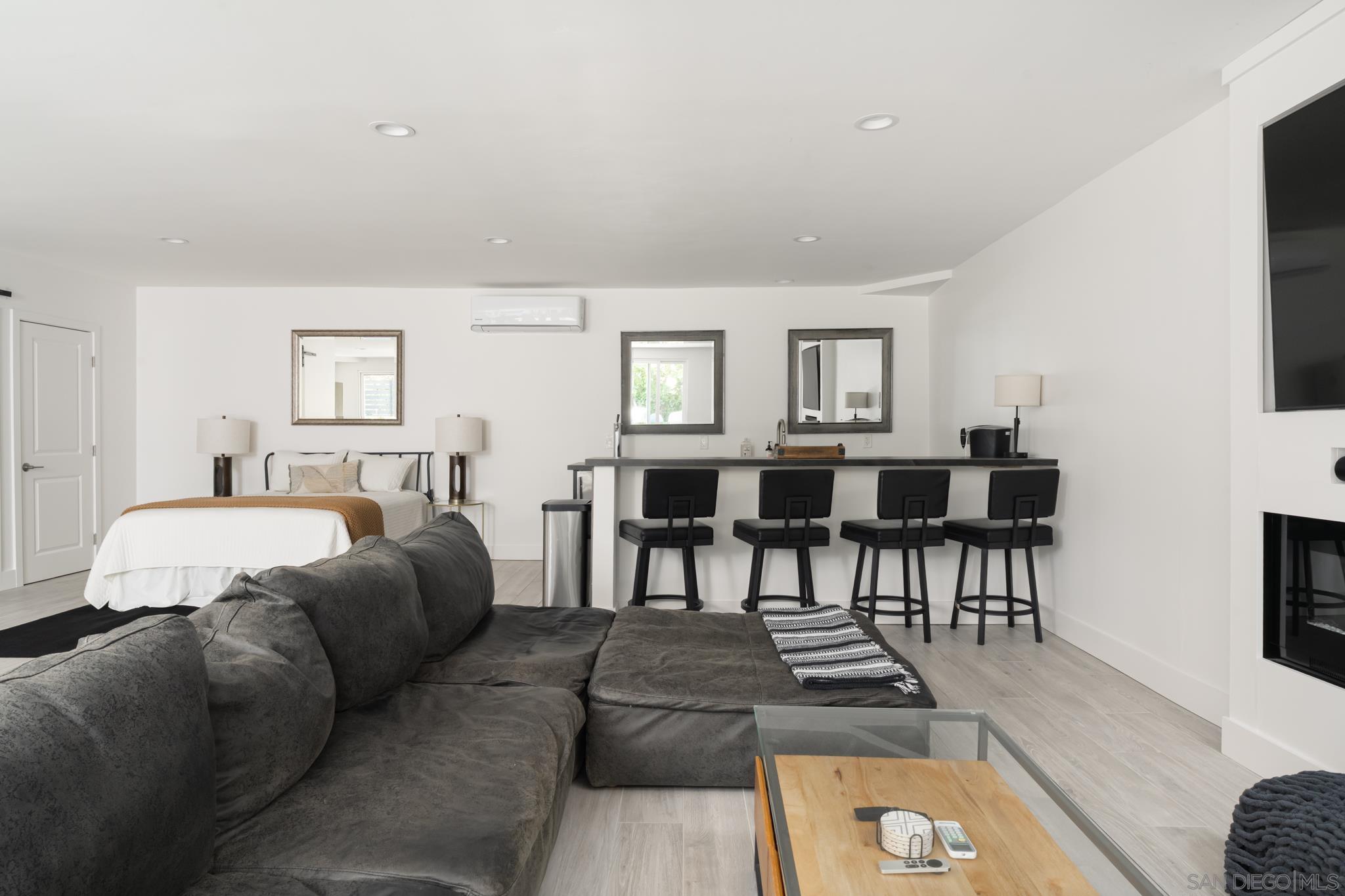 Detail Gallery Image 33 of 51 For 15102  Sun Valley Lane, Del Mar,  CA 92014 - 4 Beds | 4/1 Baths