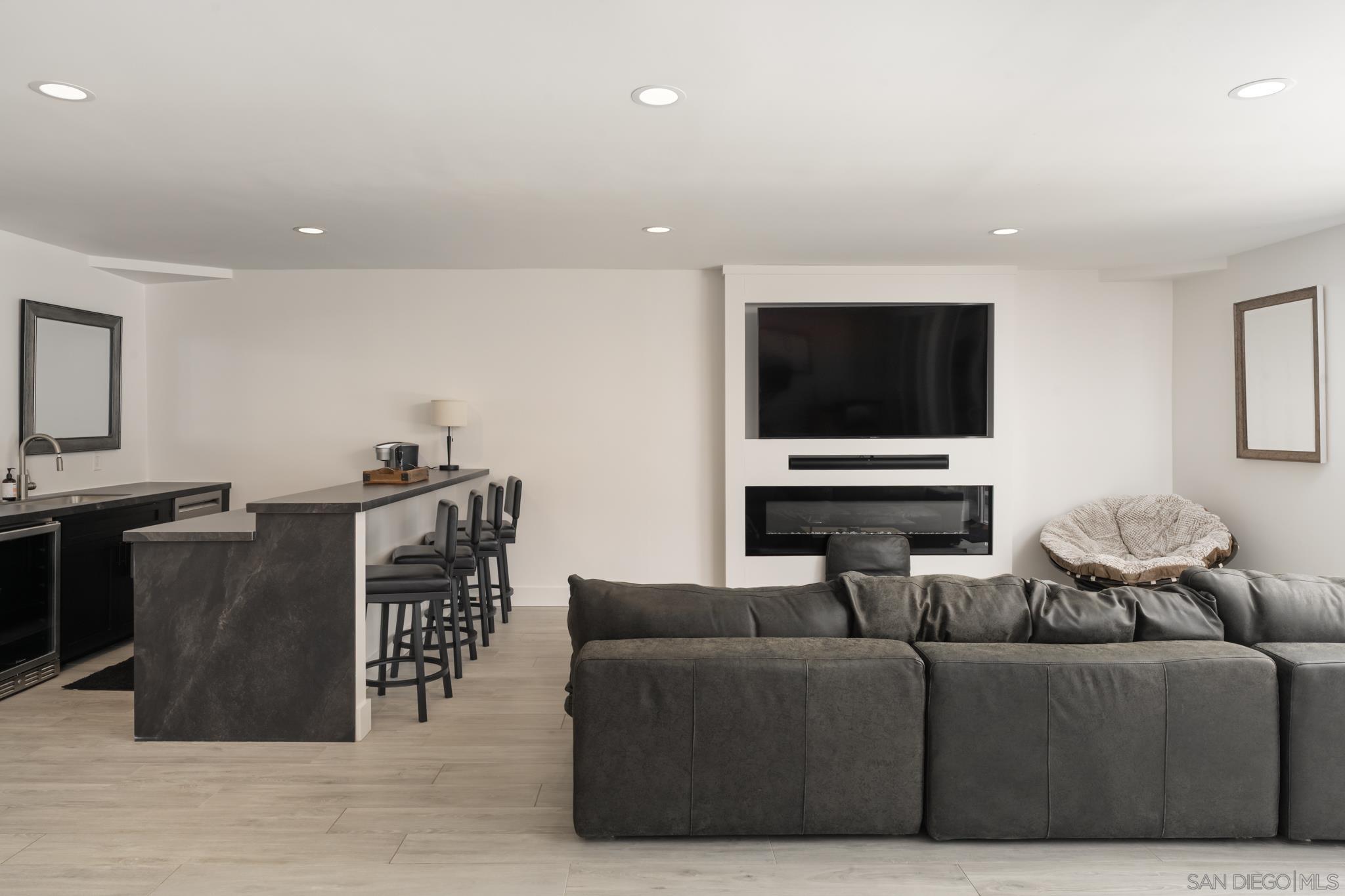 Detail Gallery Image 34 of 51 For 15102  Sun Valley Lane, Del Mar,  CA 92014 - 4 Beds | 4/1 Baths