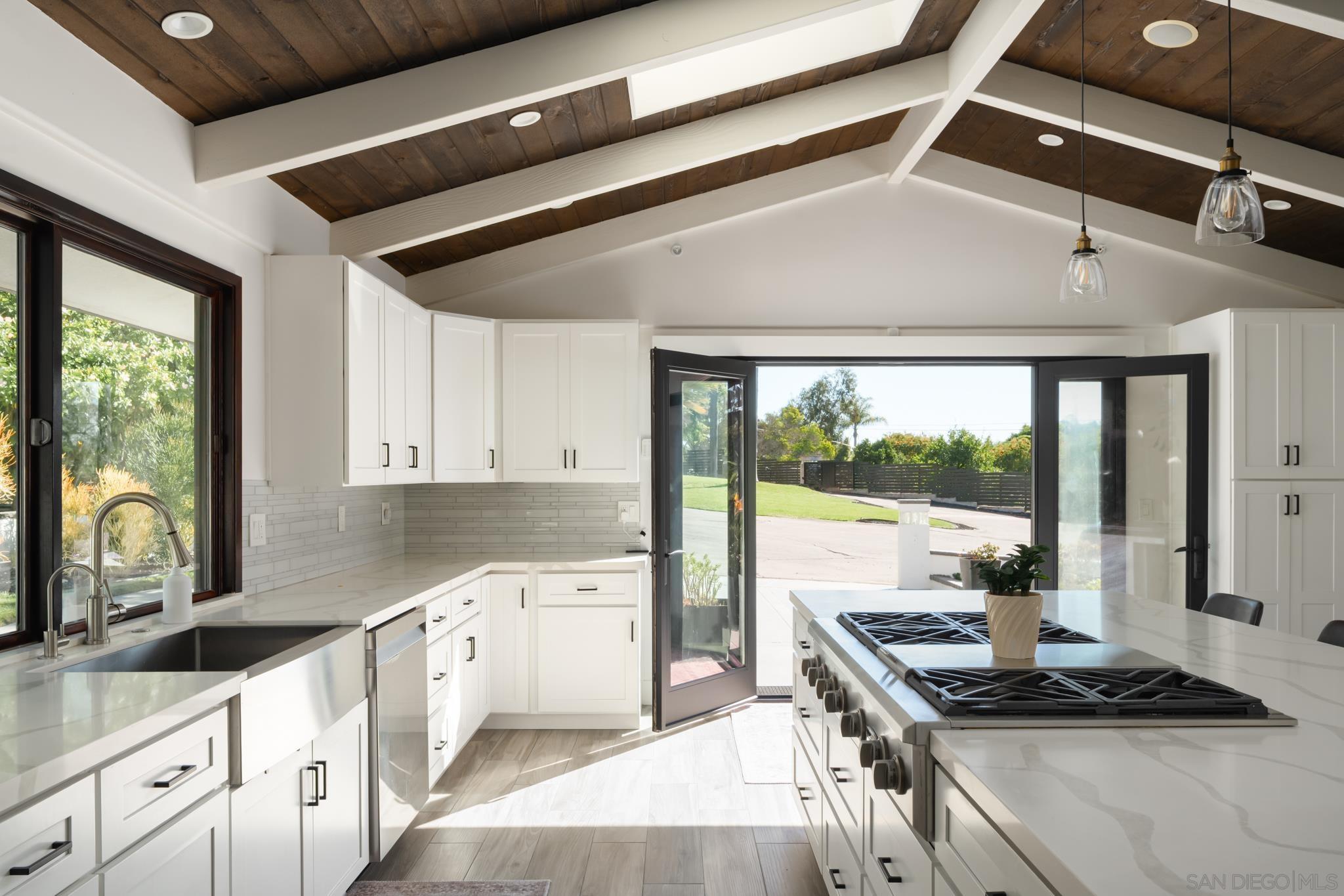 Detail Gallery Image 41 of 51 For 15102  Sun Valley Lane, Del Mar,  CA 92014 - 4 Beds | 4/1 Baths