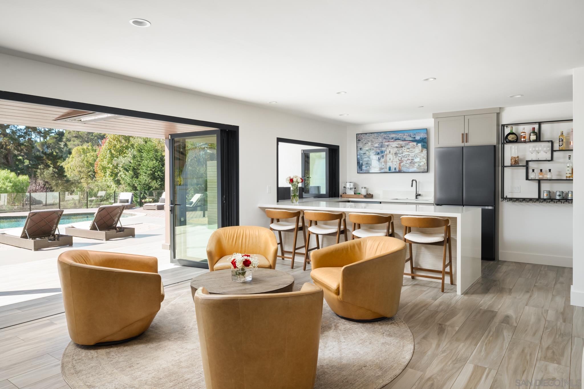 Detail Gallery Image 6 of 51 For 15102  Sun Valley Lane, Del Mar,  CA 92014 - 4 Beds | 4/1 Baths