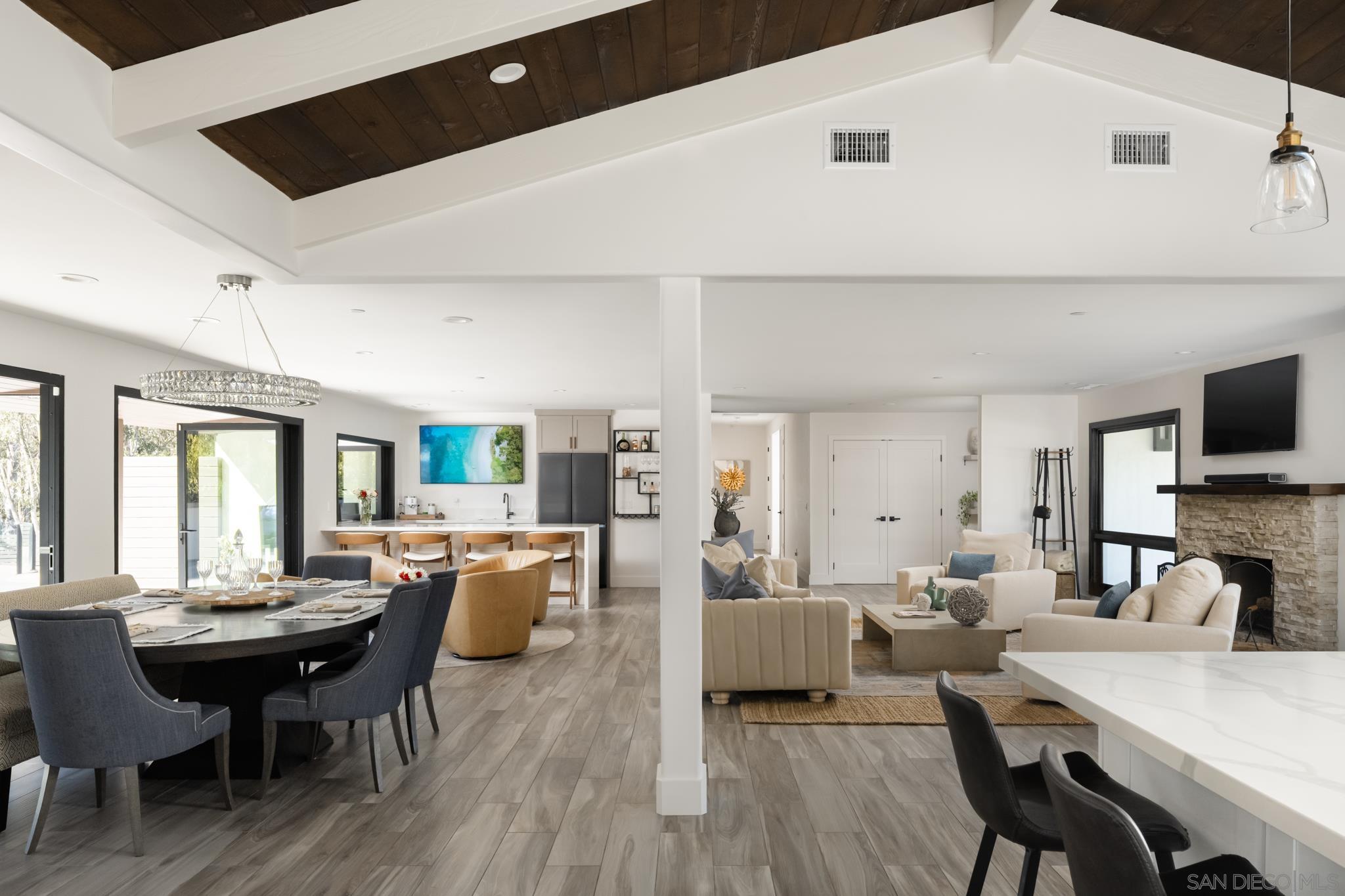 Detail Gallery Image 9 of 51 For 15102  Sun Valley Lane, Del Mar,  CA 92014 - 4 Beds | 4/1 Baths