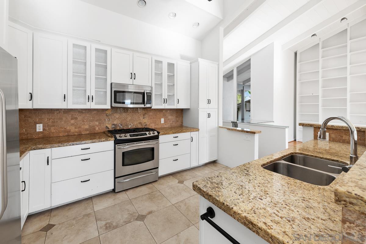 Detail Gallery Image 21 of 32 For 27  Greenview Drive, Carlsbad,  CA 92009 - 2 Beds | 2 Baths