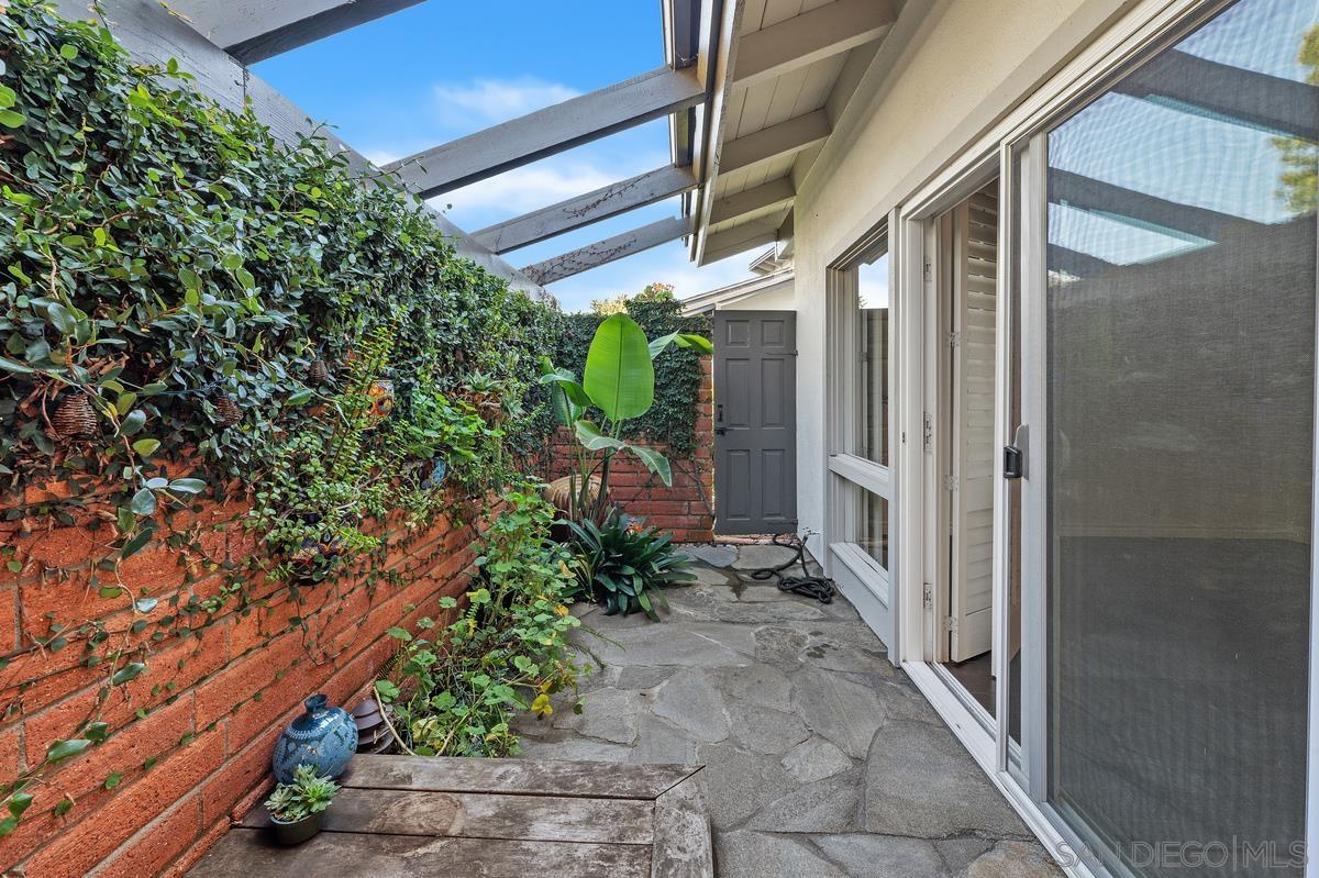 Detail Gallery Image 29 of 32 For 27  Greenview Drive, Carlsbad,  CA 92009 - 2 Beds | 2 Baths