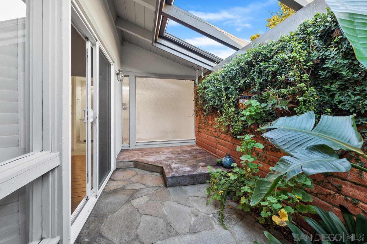 Detail Gallery Image 30 of 32 For 27  Greenview Drive, Carlsbad,  CA 92009 - 2 Beds | 2 Baths