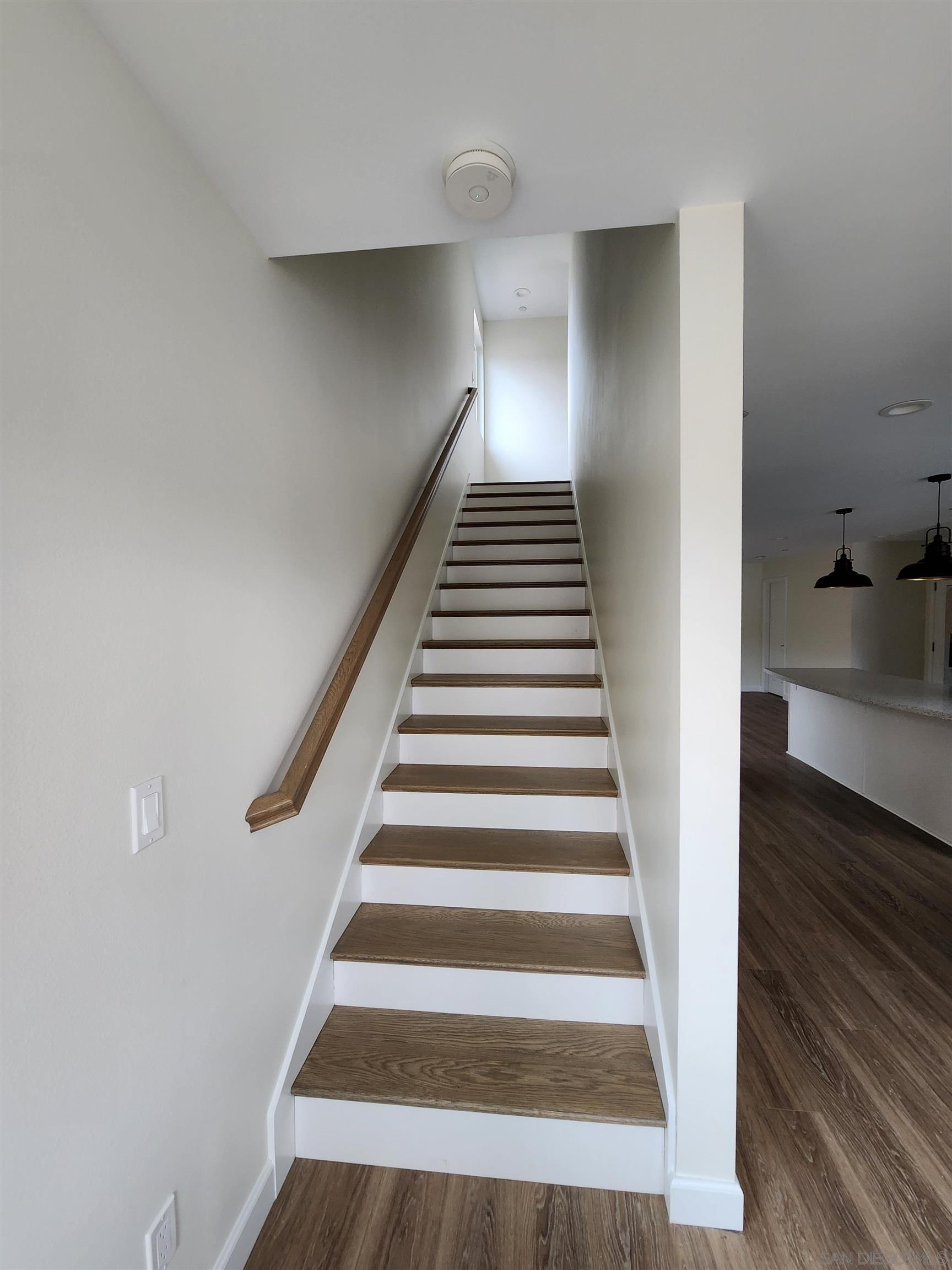 Detail Gallery Image 4 of 14 For 750 N Citrus Ave  1, Vista,  CA 92084 - 3 Beds | 2/1 Baths