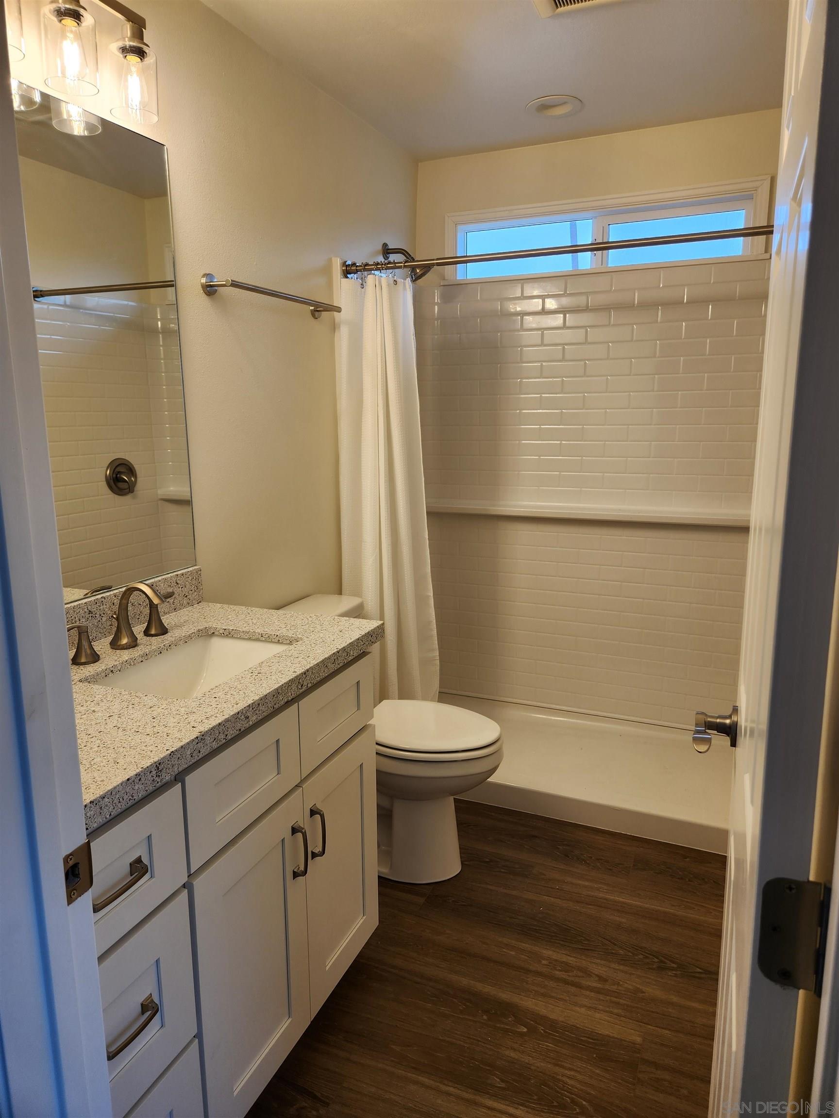 Detail Gallery Image 9 of 14 For 750 N Citrus Ave  1, Vista,  CA 92084 - 3 Beds | 2/1 Baths