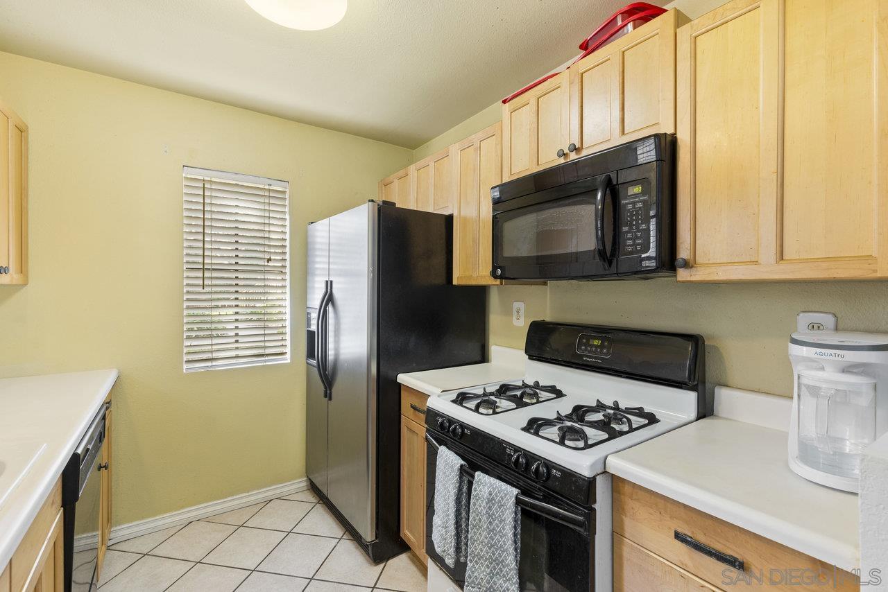 Detail Gallery Image 9 of 29 For 10379  Azuaga St  #139,  San Diego,  CA 92129 - 2 Beds | 2 Baths