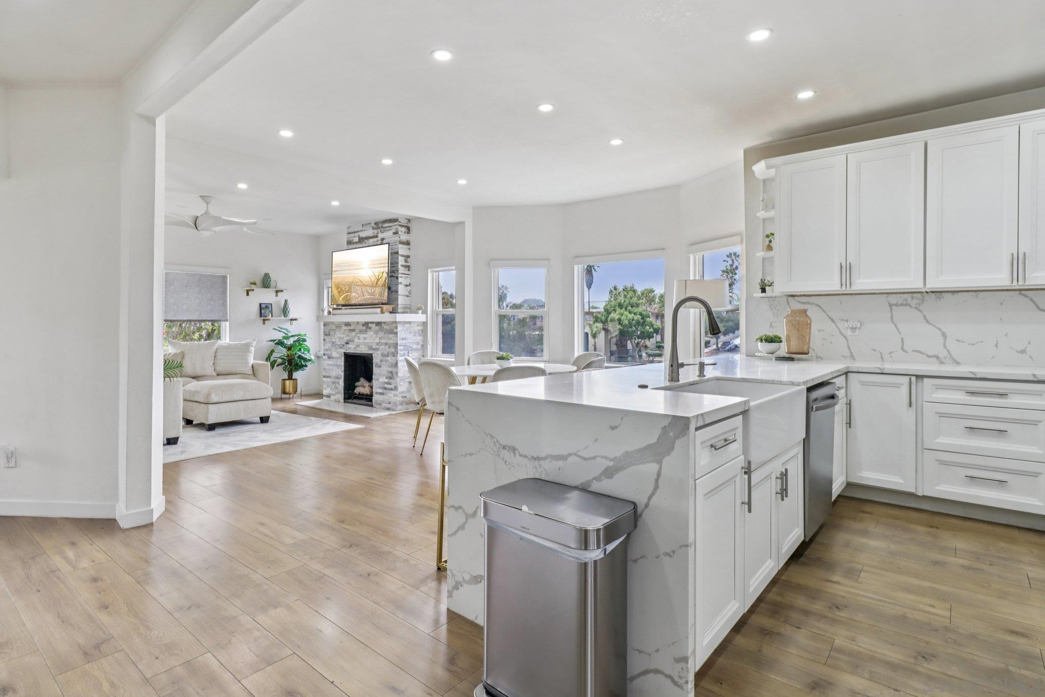 Detail Gallery Image 11 of 50 For 2804  C St, San Diego,  CA 92102 - 5 Beds | 3 Baths