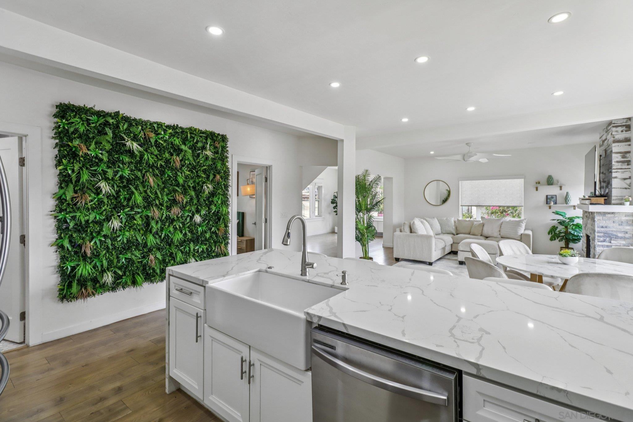 Detail Gallery Image 14 of 50 For 2804  C St, San Diego,  CA 92102 - 5 Beds | 3 Baths