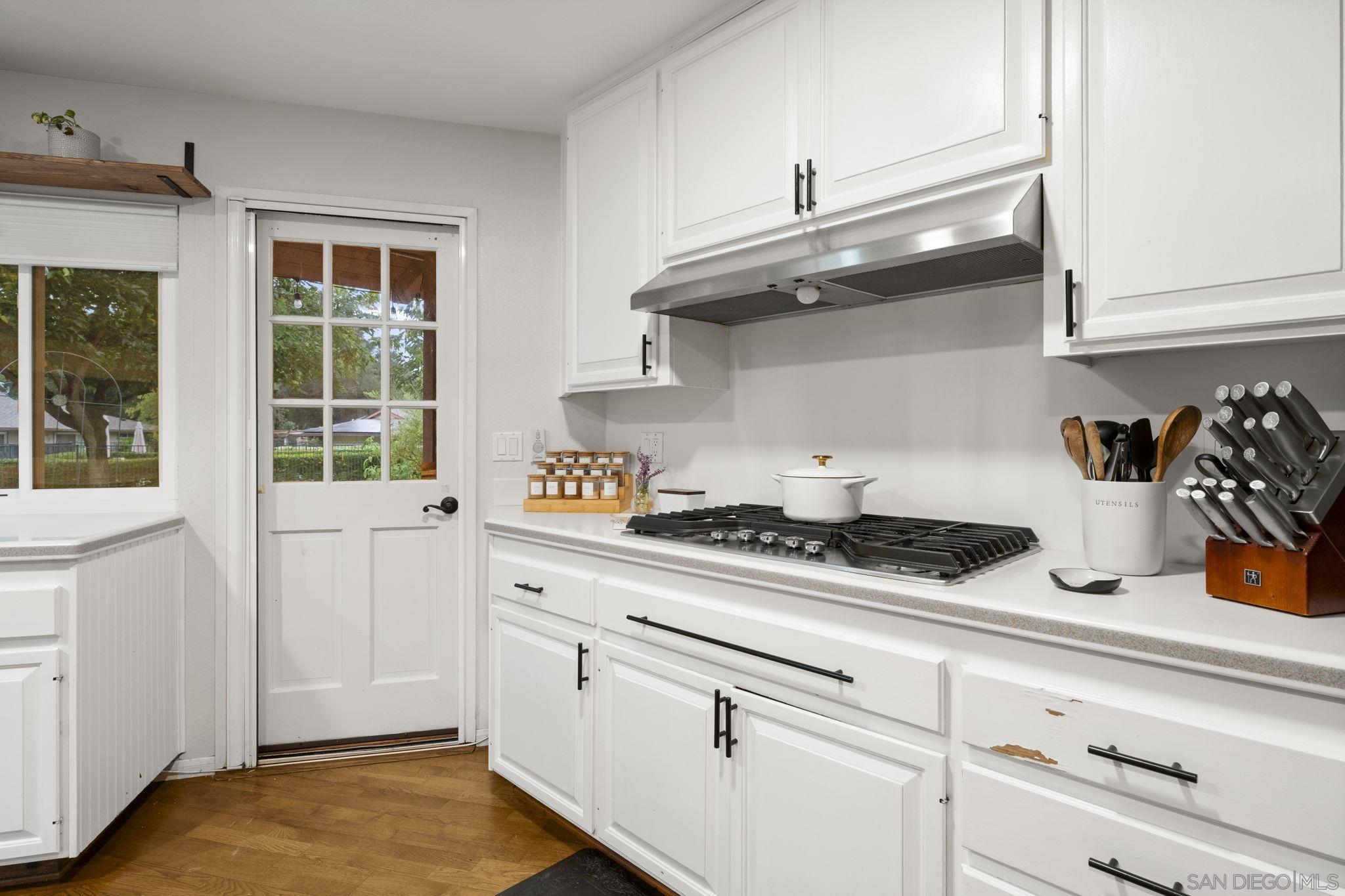 Detail Gallery Image 17 of 52 For 15439  Still Brook Ln, Pauma Valley,  CA 92061 - 3 Beds | 3 Baths