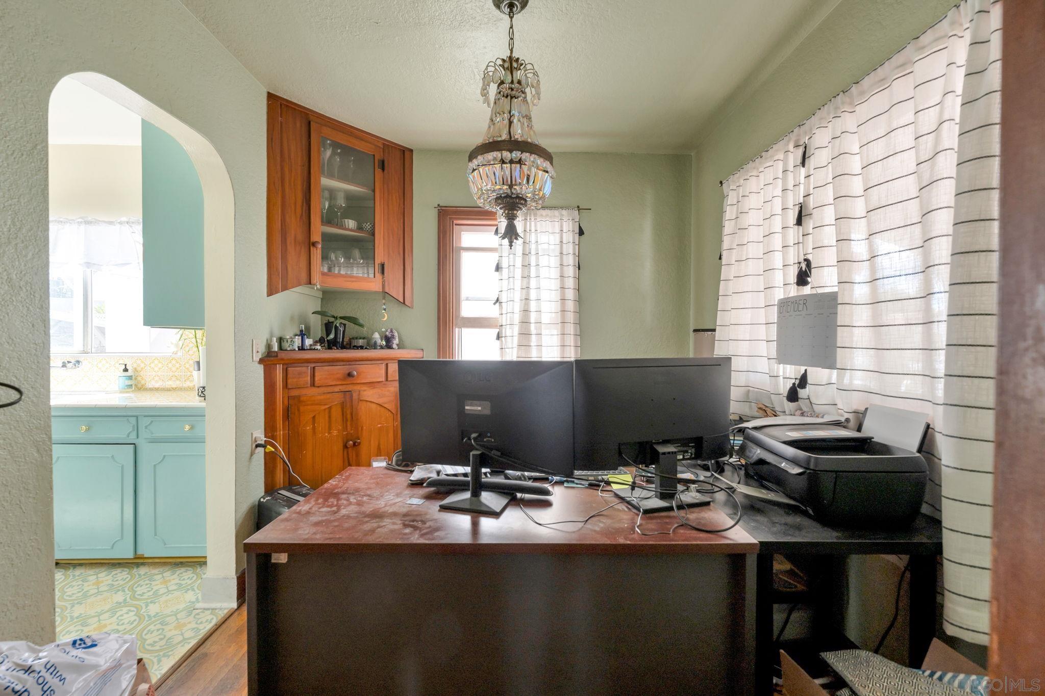 Detail Gallery Image 6 of 22 For 4817  Biona Drive, San Diego,  CA 92116 - 3 Beds | 1/1 Baths